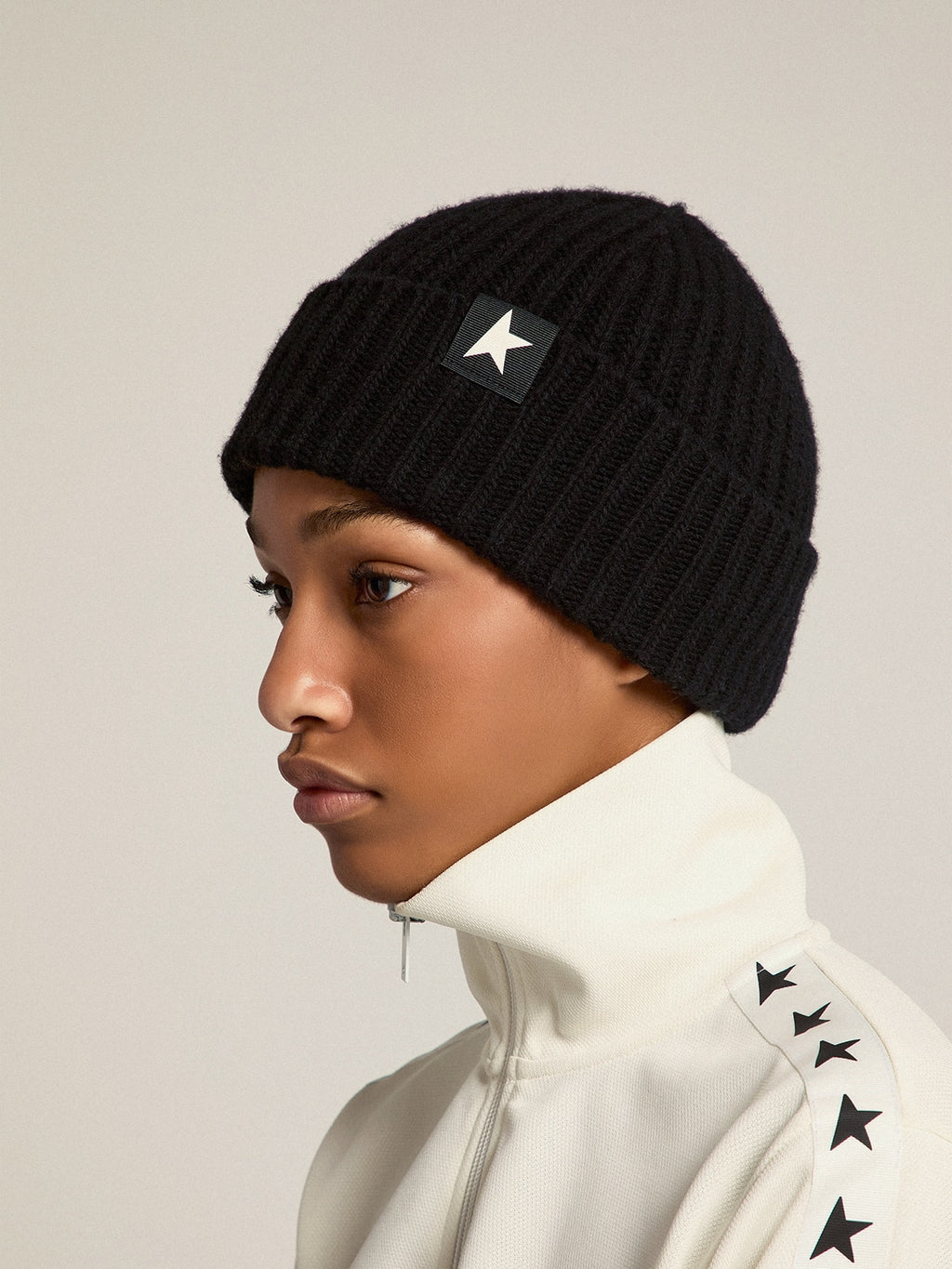 Black wool beanie with white star| Golden Goose