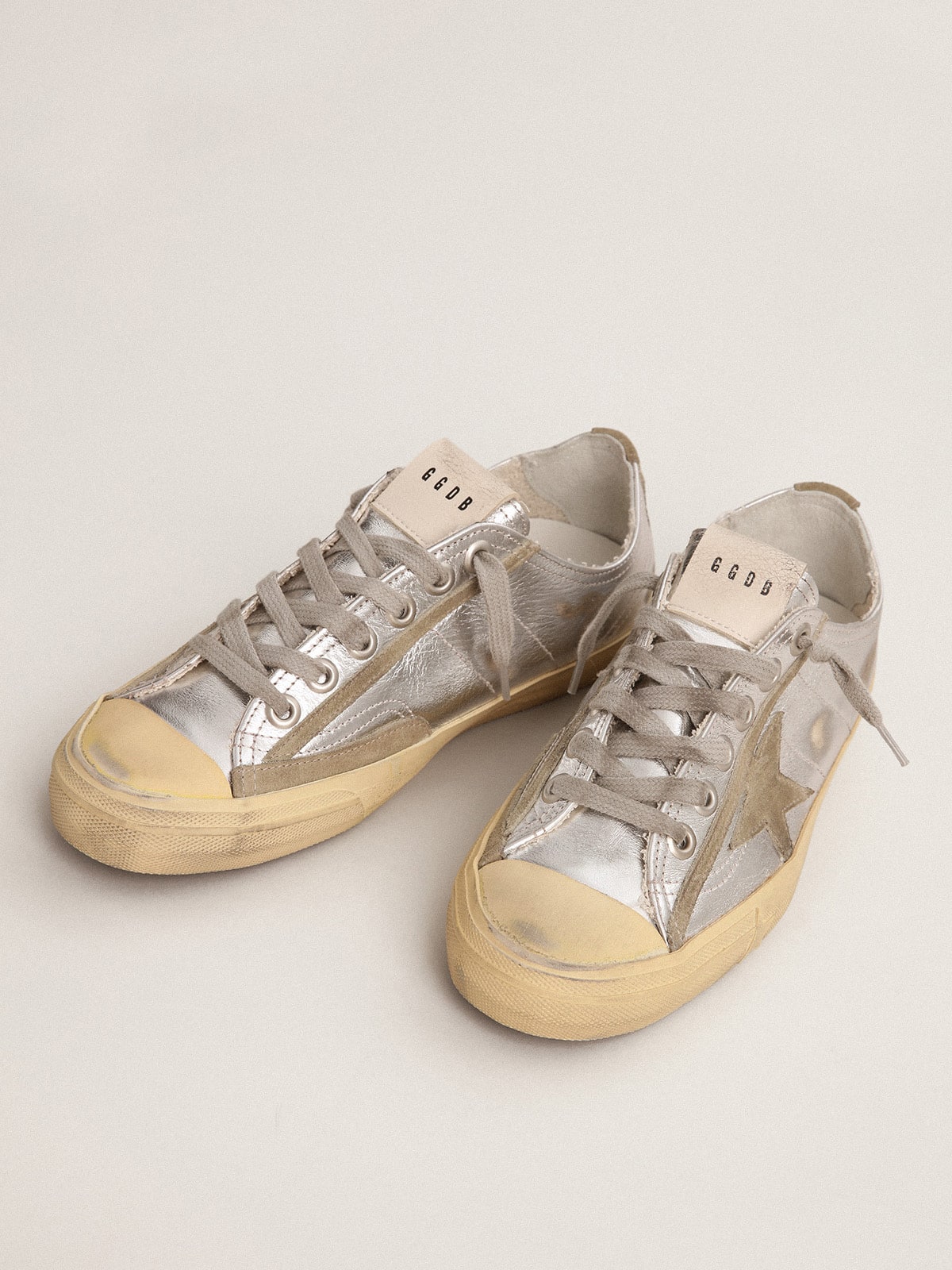Women's V-Star LTD in silver laminated leather| Golden Goose