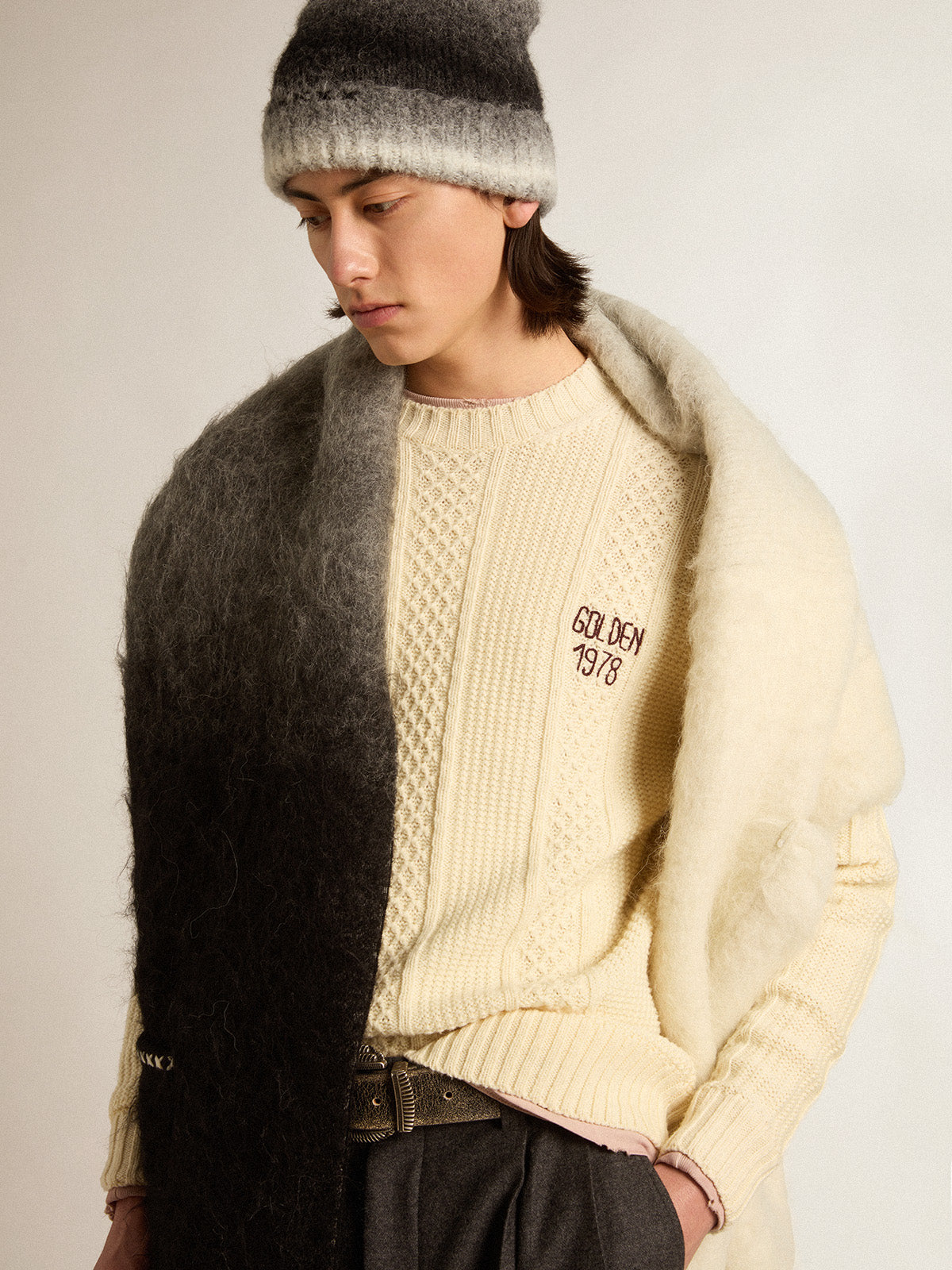Round-neck sweater in wool with embroidery on the heart| Golden Goose