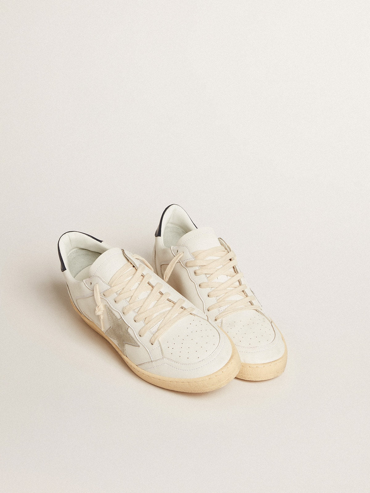 Ball Star with ice-gray suede star and blue leather heel tab| Golden Goose