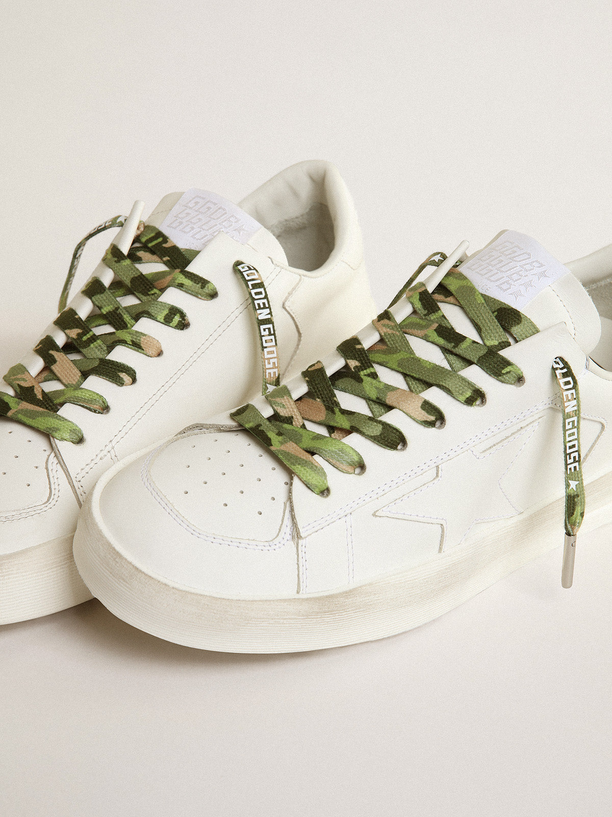 Green camouflage laces with contrasting white logo| Golden Goose