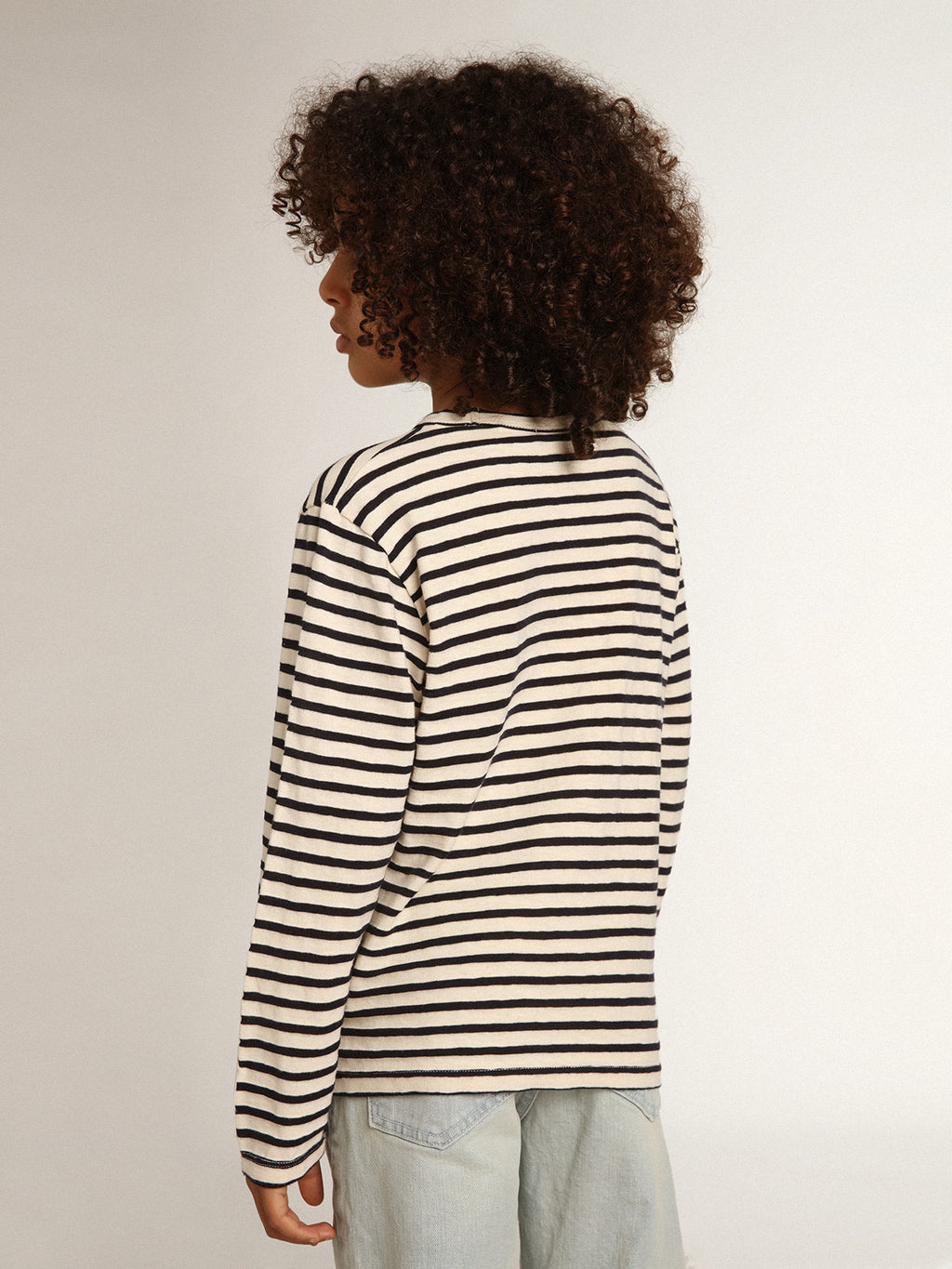 Boys' T-shirt with white and blue stripes and embroidery on the front| Golden Goose