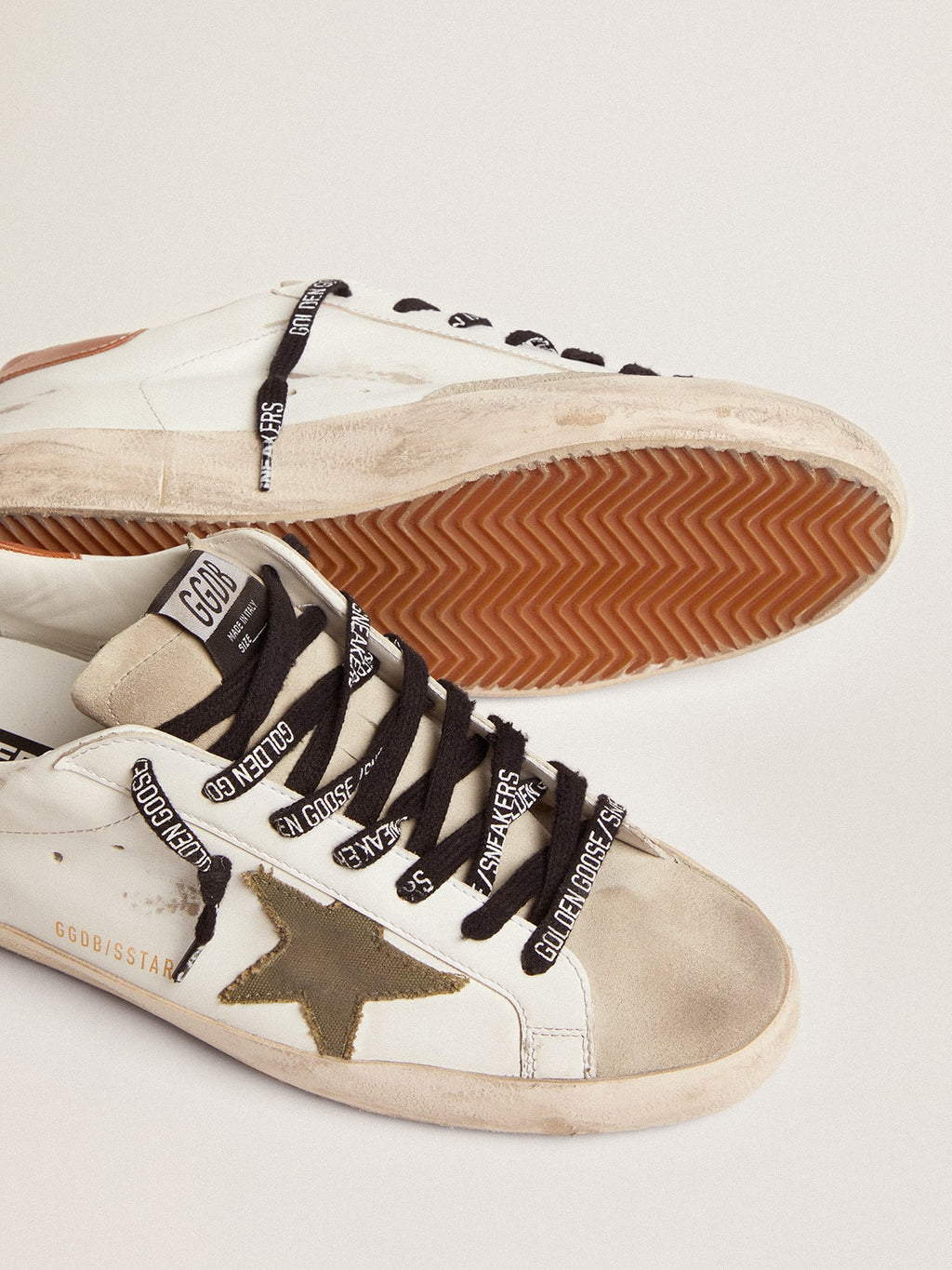 Men's Super-Star with star in olive green canvas| Golden Goose