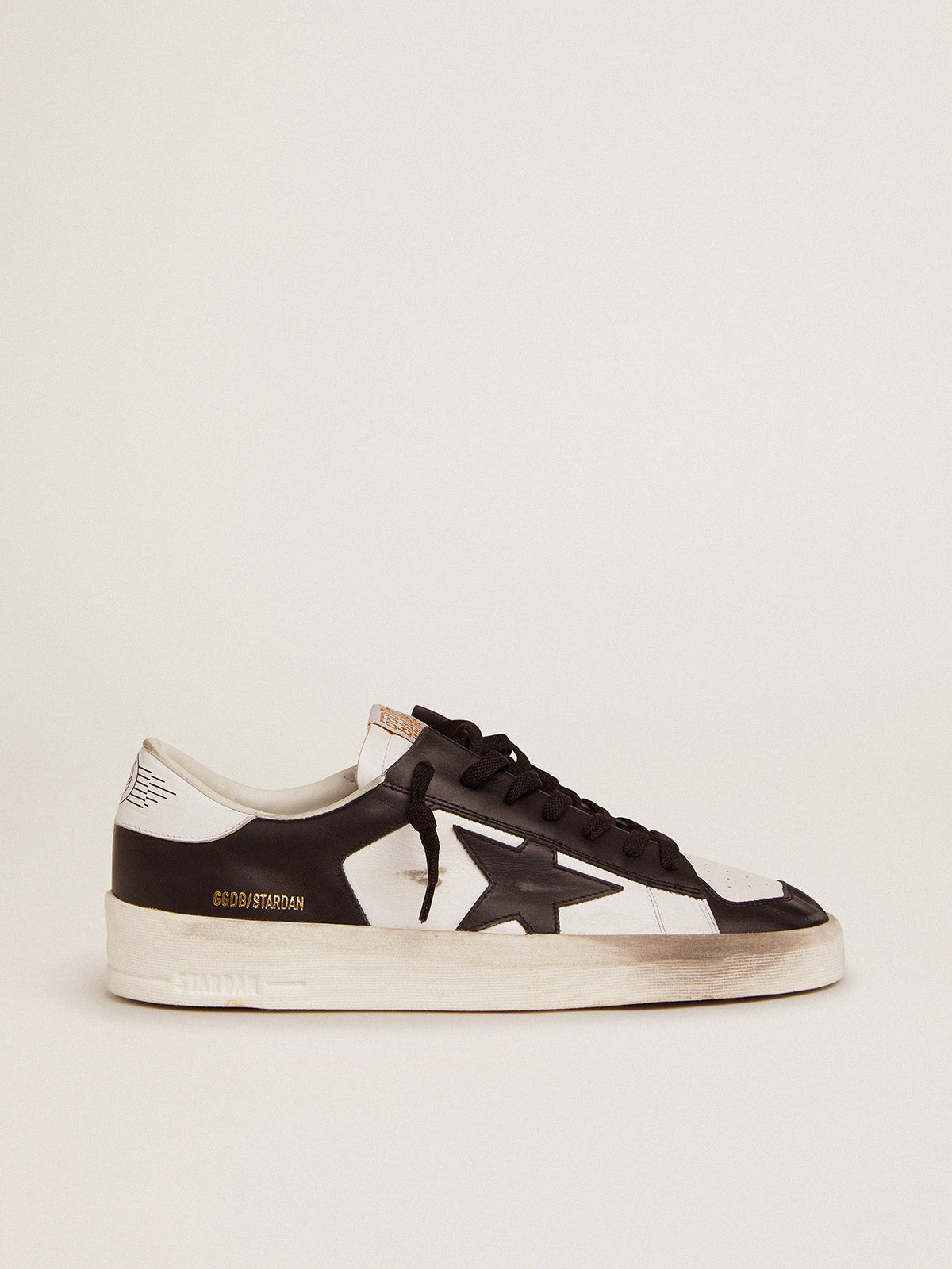 Women's Stardan sneakers in black and white leather| Golden Goose