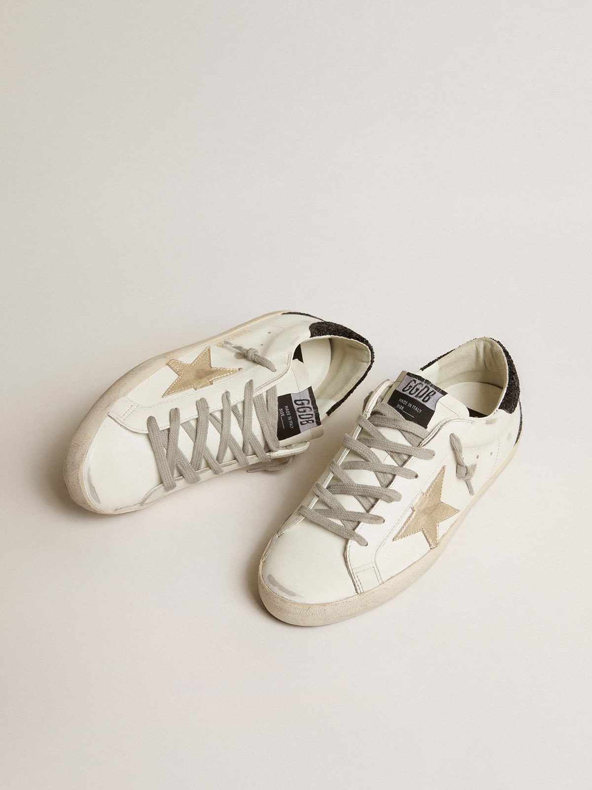 Women's Super-Star with gold star and black glitter heel tab| Golden Goose