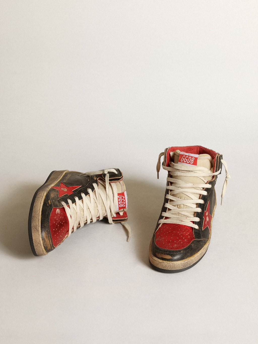 Women's Sky-Star in black glossy leather with red star| Golden Goose