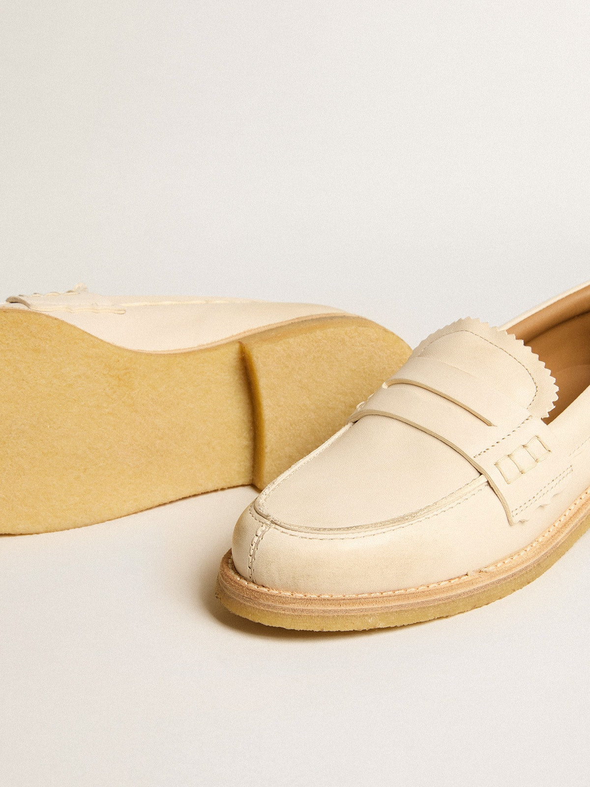 Jerry loafer in butter-white leather| Golden Goose