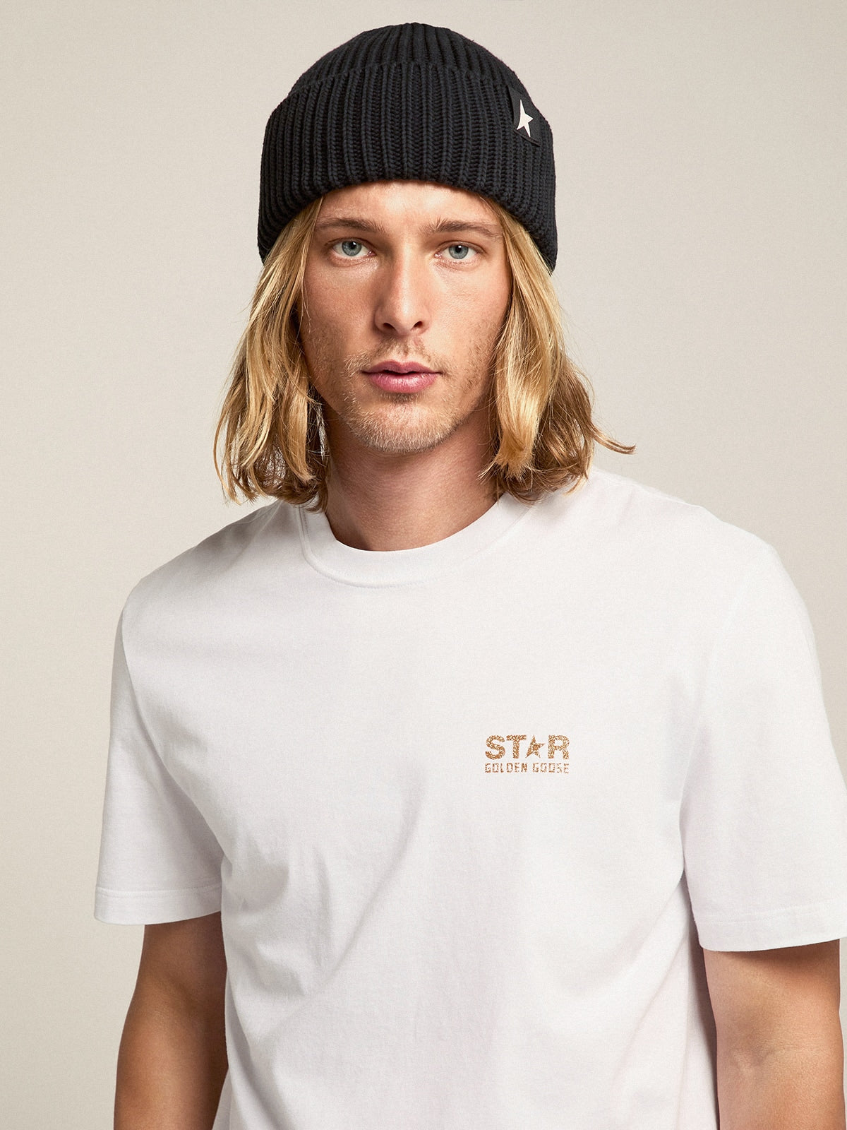 Black wool beanie with white star| Golden Goose