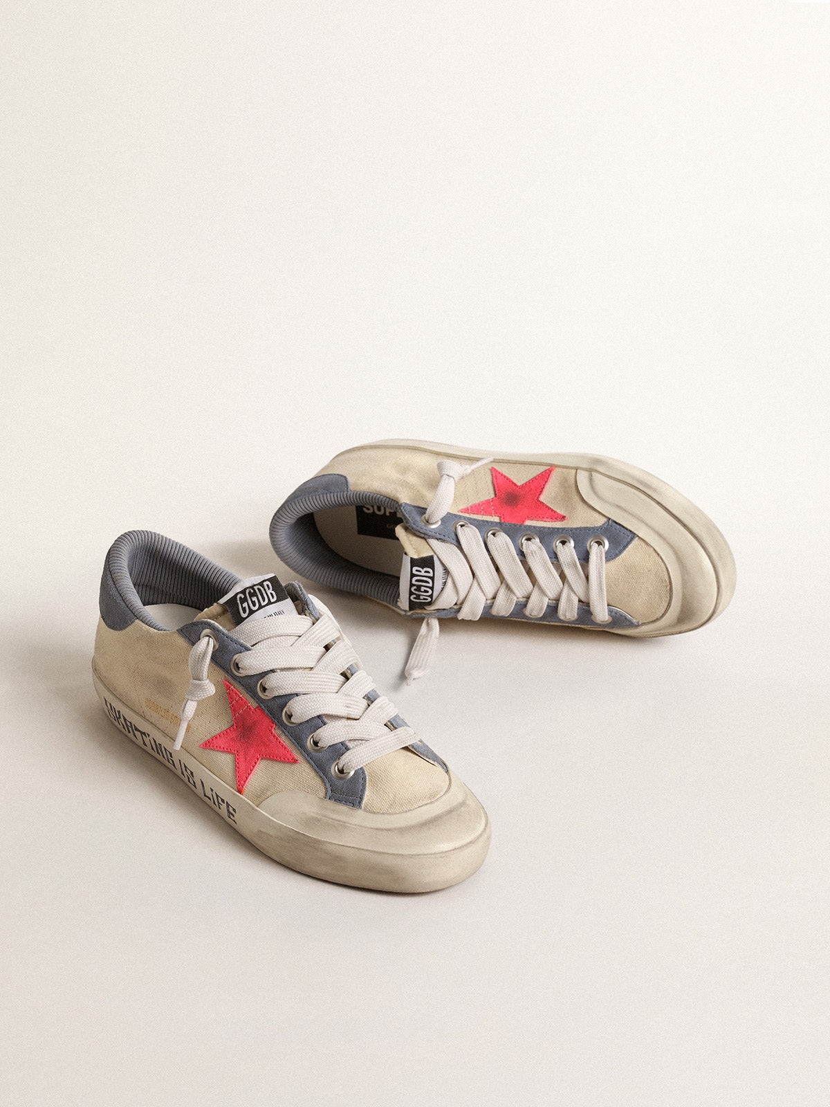 Super-Star Penstar LTD in canvas with lobster-colored suede star| Golden Goose