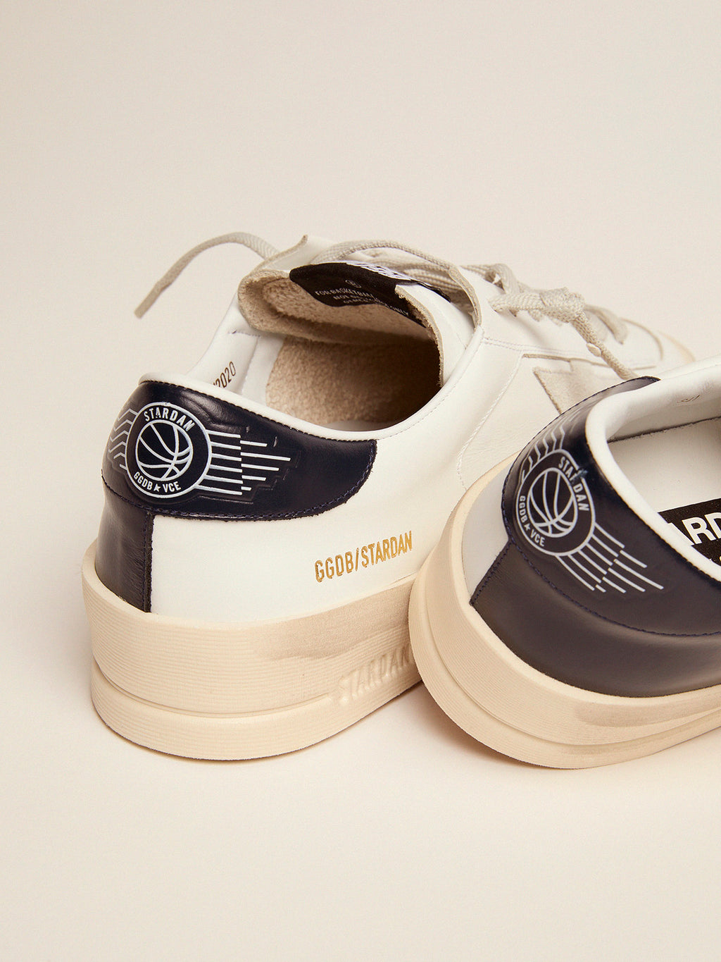 Men's Stardan with star in ice-gray suede and blue-navy heel tab| Golden Goose