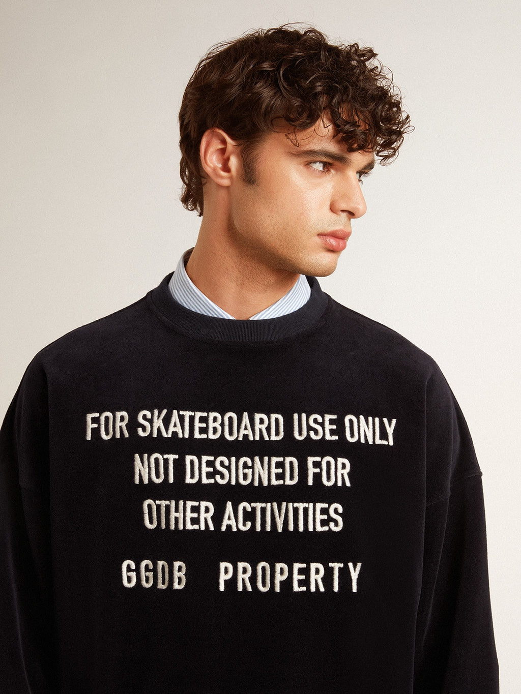 Black crew neck sweatshirt with embroidered lettering| Golden Goose