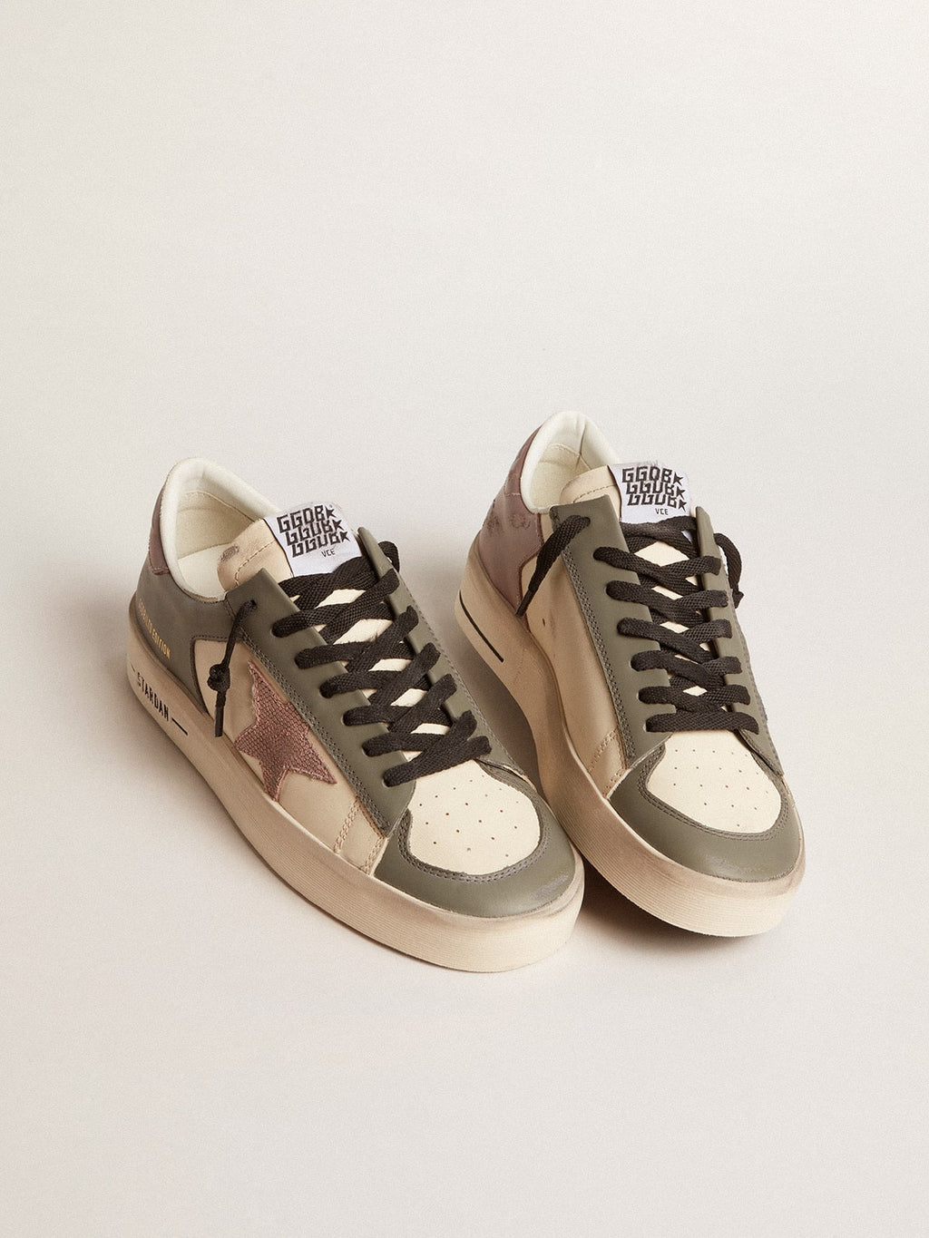 Women's Stardan LTD in gray leather with a pink leather star and heel tab| Golden Goose