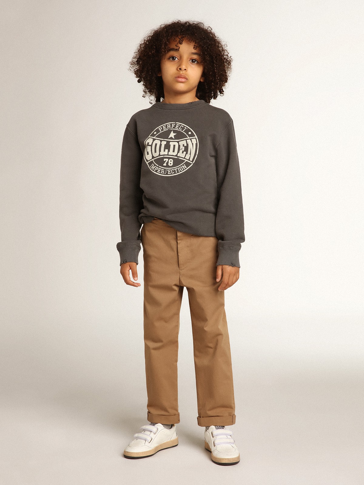 Boys' chinos in caramel cotton| Golden Goose