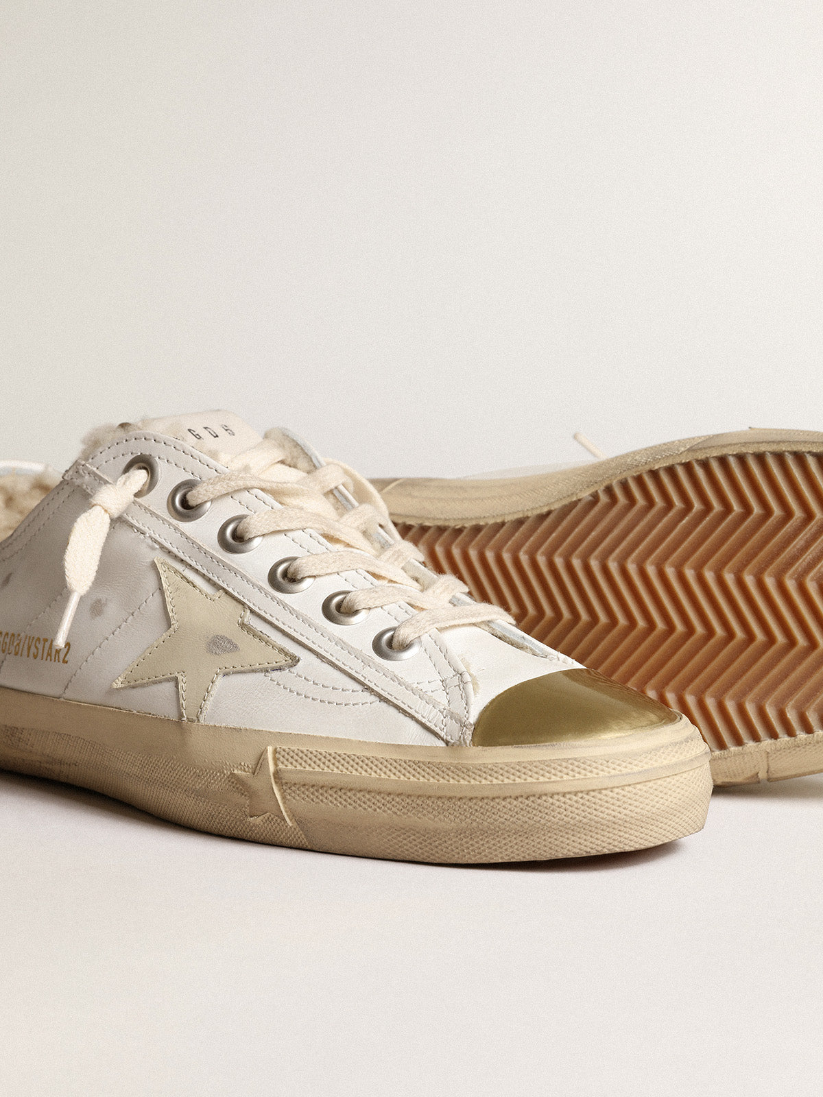 V-Star sneakers with leather star and beige shearling lining| Golden Goose