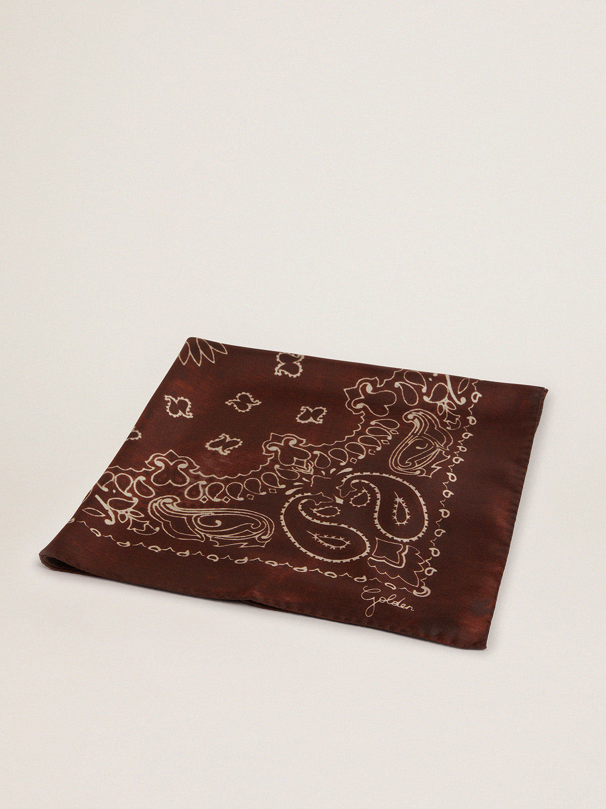 Black-coffee-colored Golden Collection scarf with paisley pattern| Golden Goose