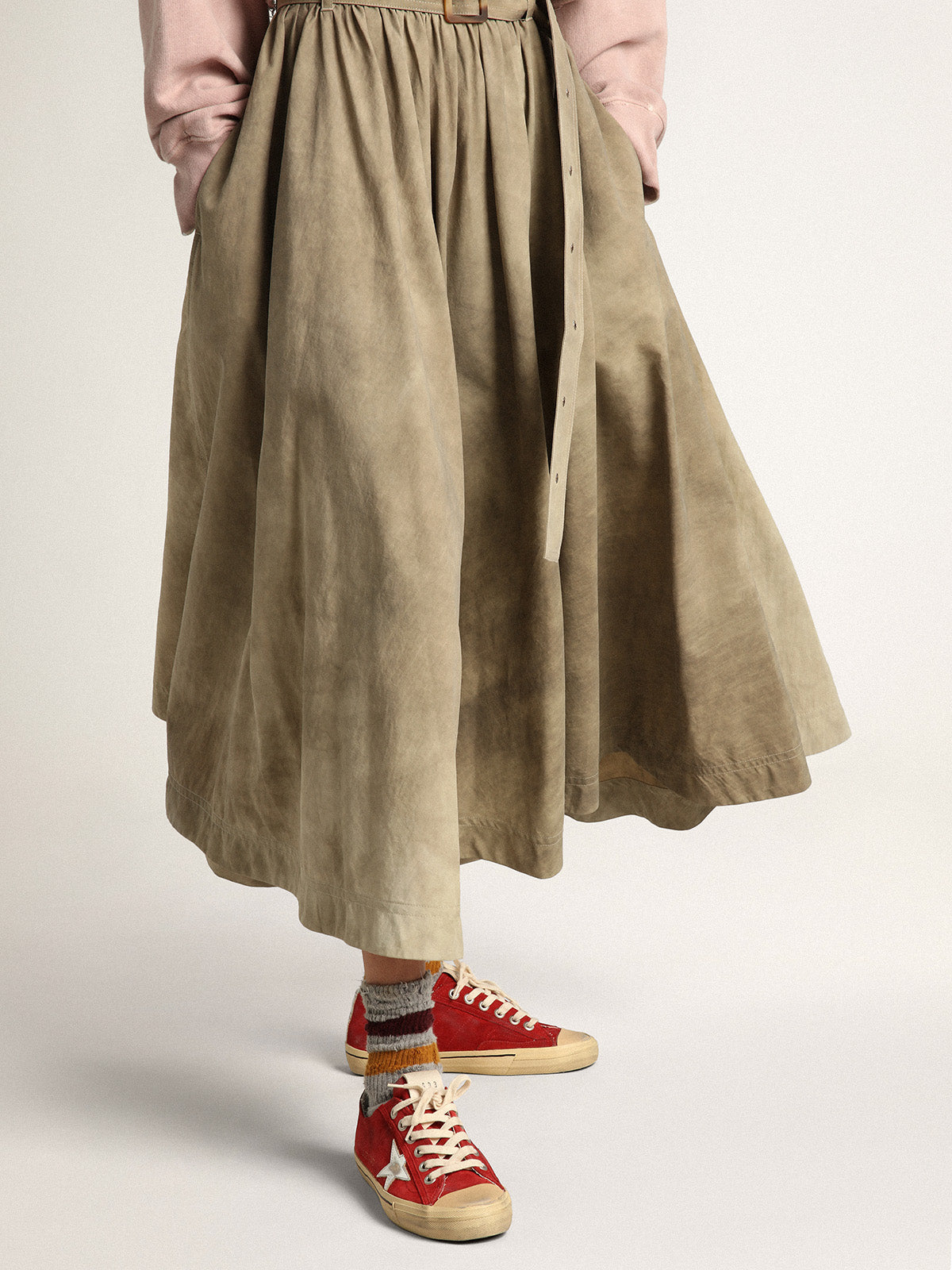Women's V-Star LTD in dark red suede with silver star| Golden Goose