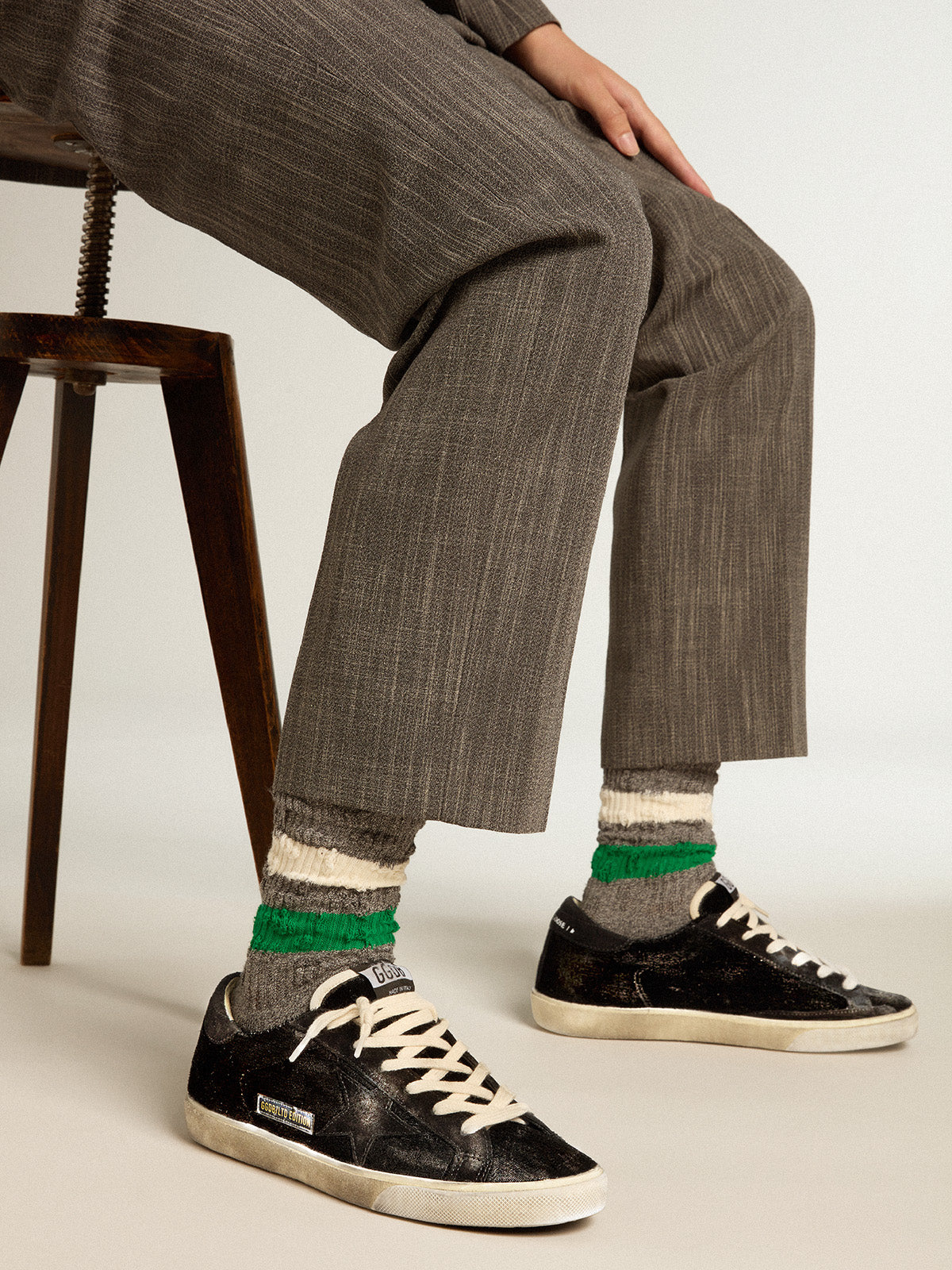 Women's Super-Star in black velvet and suede with black suede star| Golden Goose