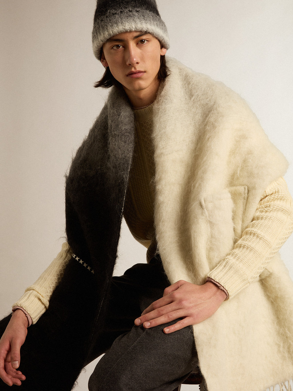 Black and white scarf with pockets| Golden Goose