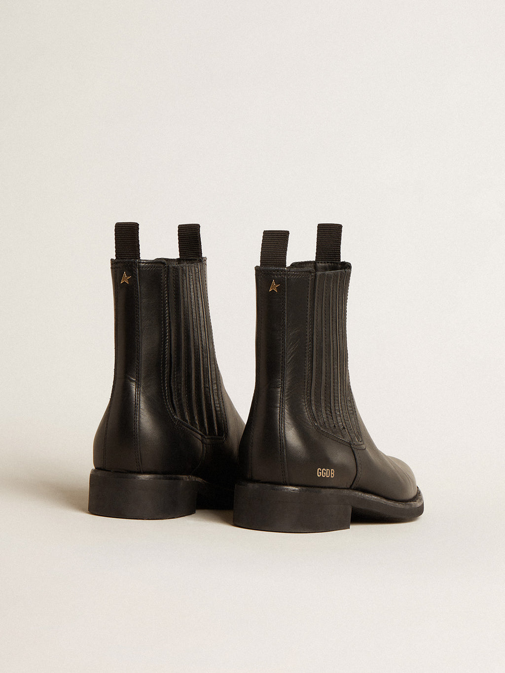 Men's Chelsea boots in black leather| Golden Goose