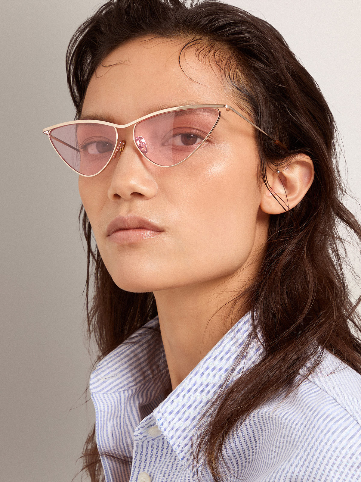 Sunframe cat-eye style with pink frame and lenses| Golden Goose