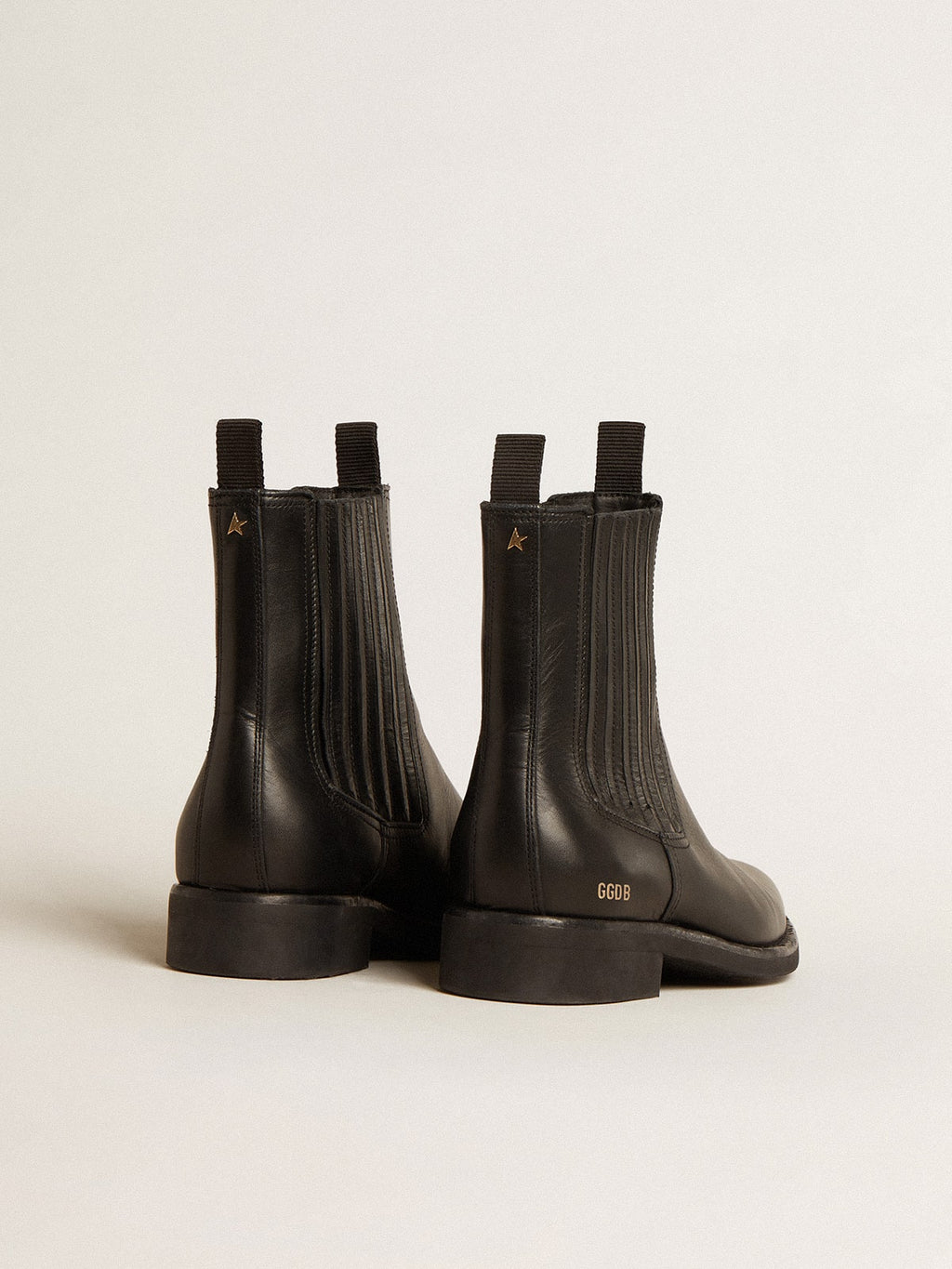 Men's Chelsea boots in black leather| Golden Goose