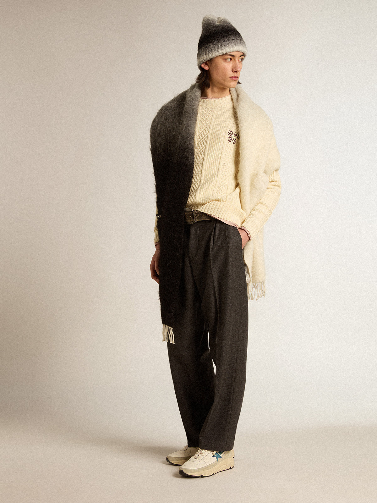 Round-neck sweater in wool with embroidery on the heart| Golden Goose