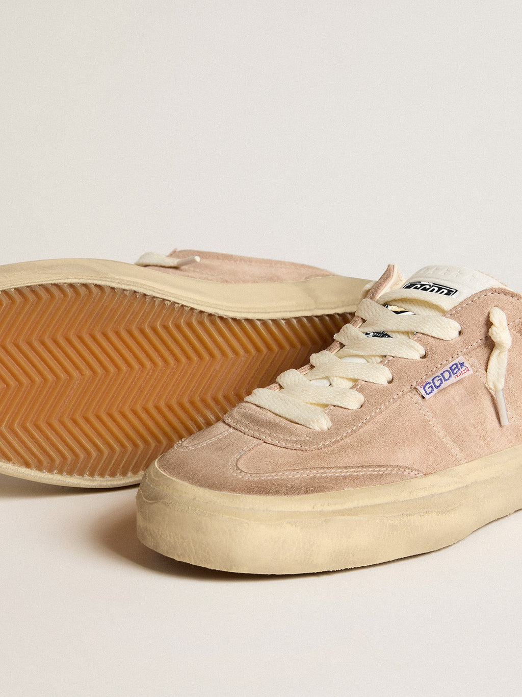 Soul Star in pink suede with milk-white leather heel tab| Golden Goose
