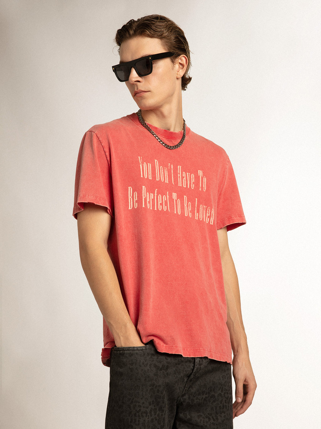 Red T-shirt with ecru printed lettering| Golden Goose