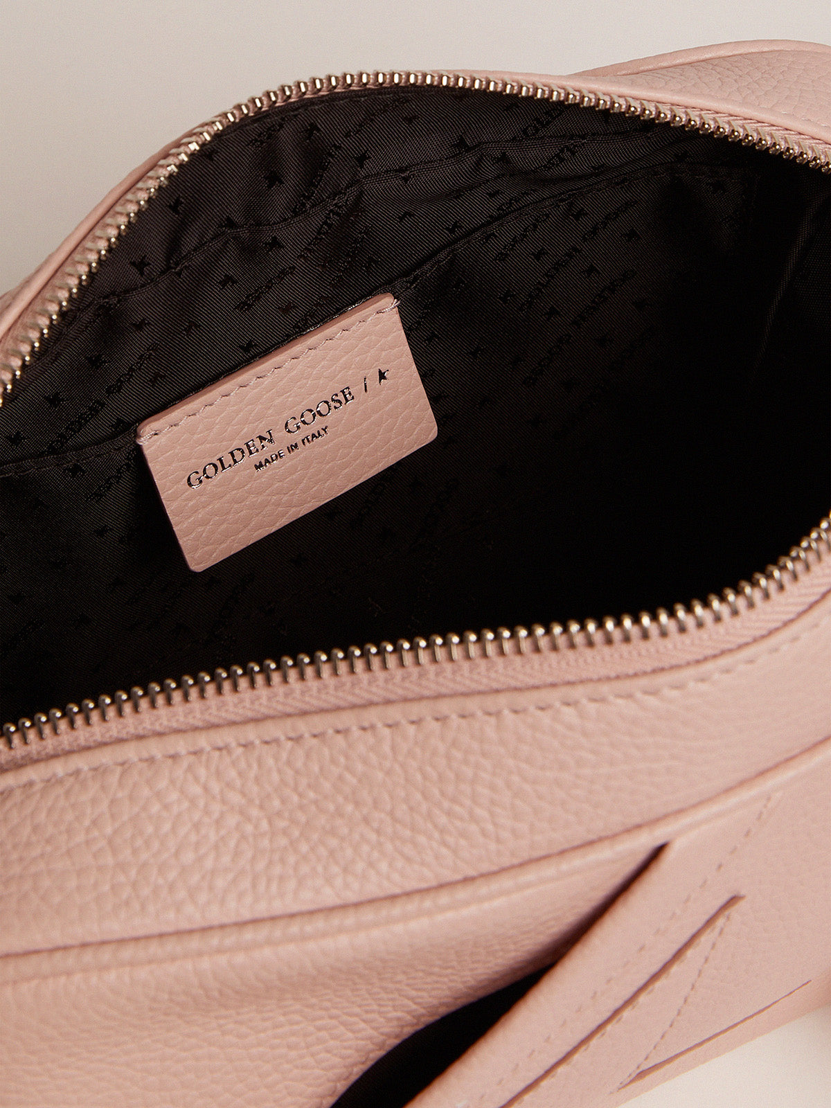 Star Bag in quartz-pink hammered leather with tone-on-tone star| Golden Goose