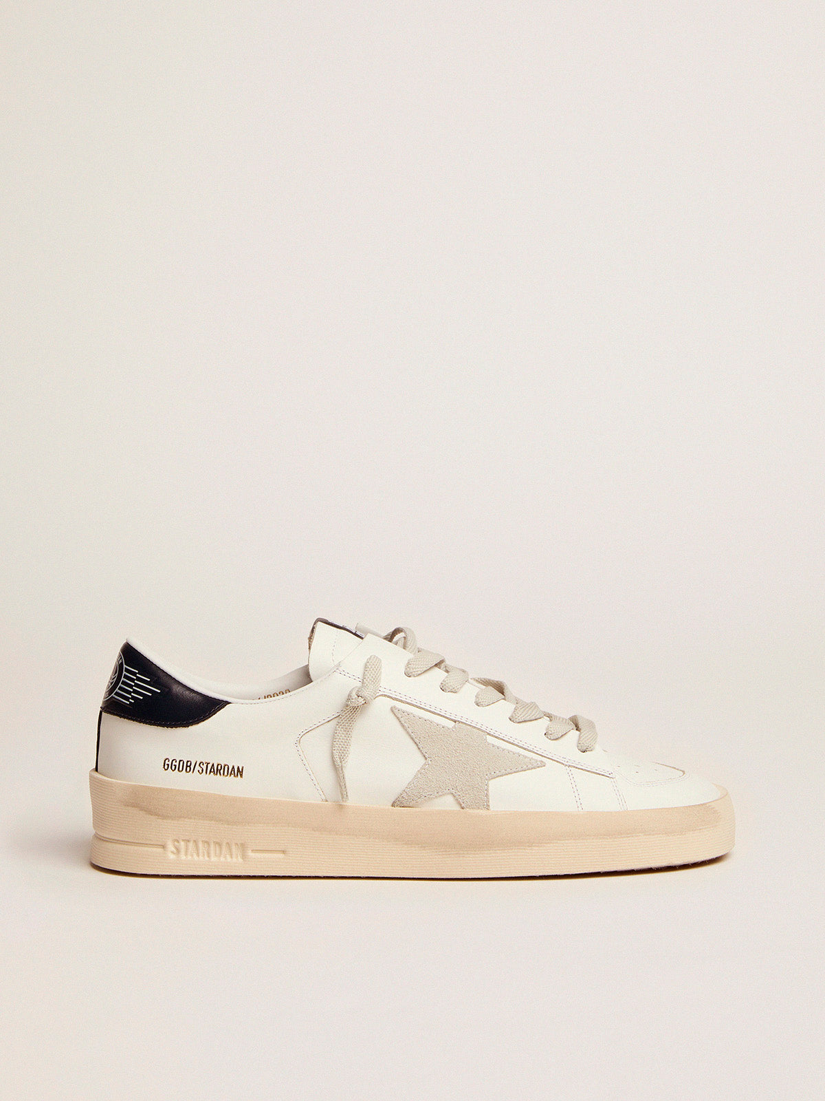 Men's Stardan with star in ice-gray suede and blue-navy heel tab| Golden Goose