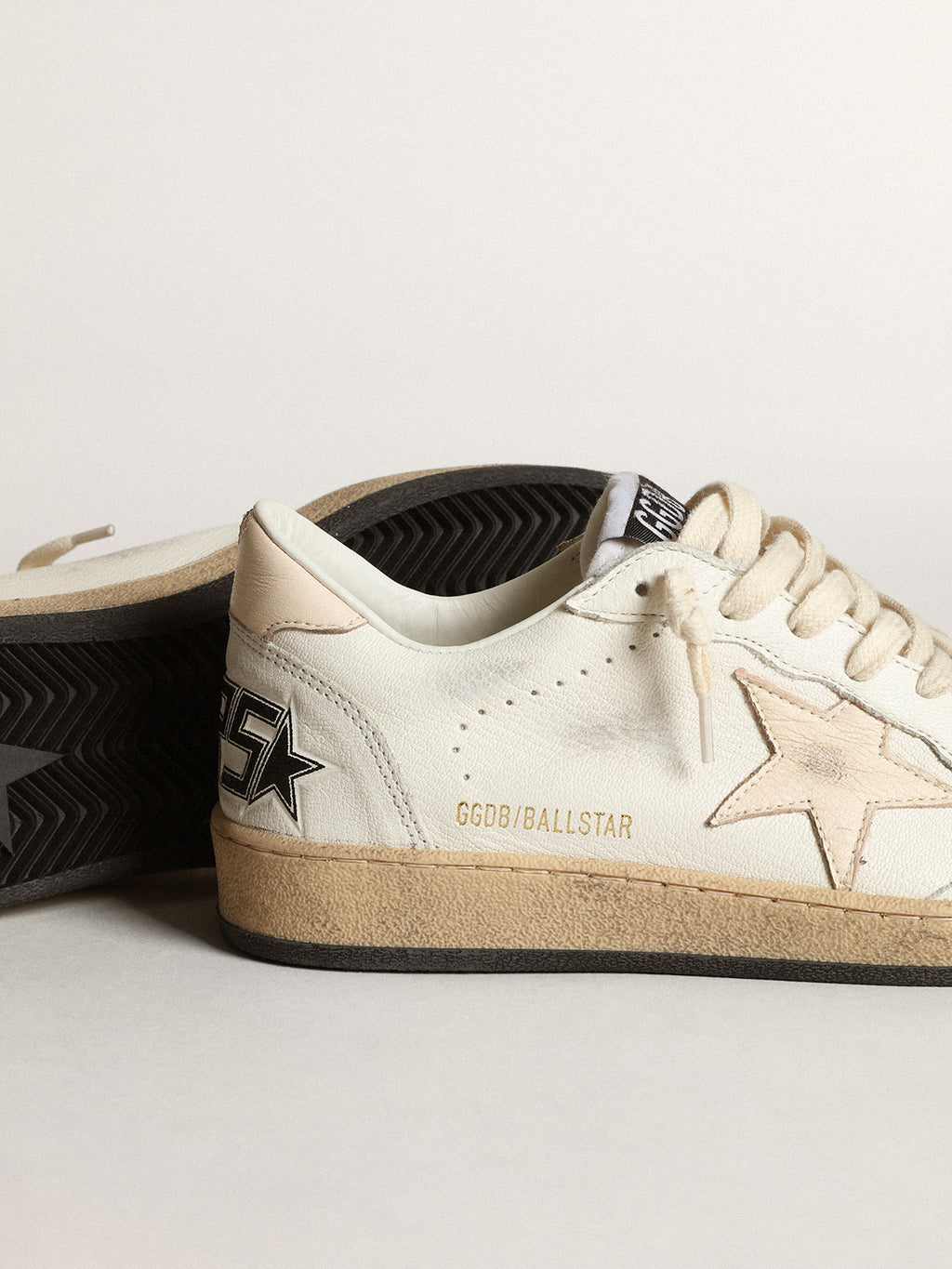 Ball Star LTD in white nappa with a salmon-pink nappa star| Golden Goose