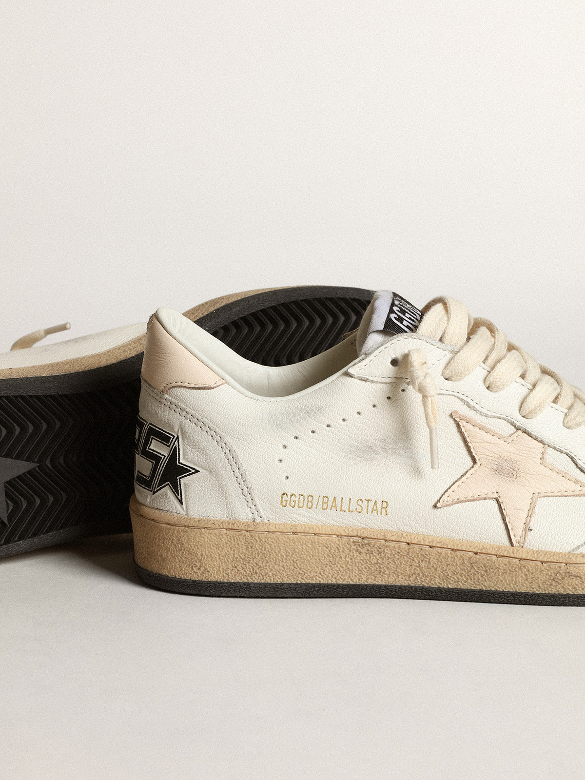 Ball Star LTD in white nappa with a salmon-pink nappa star| Golden Goose