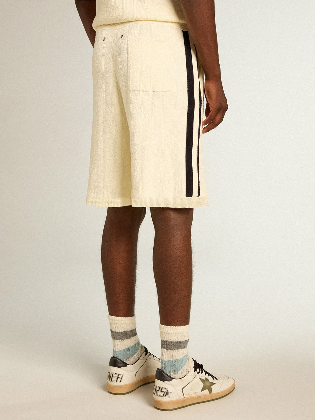 Men's vintage white shorts with blue rib knit on the sides| Golden Goose
