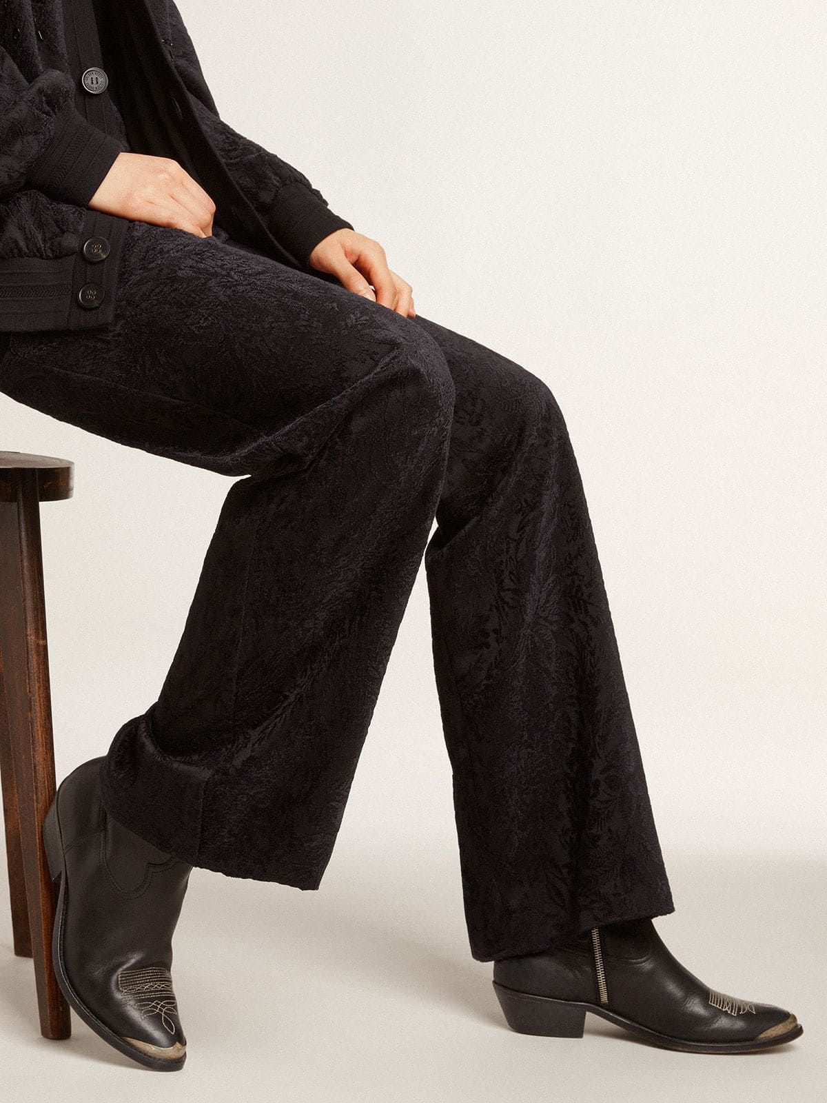 Young ankle boots in black leather with sand-colored embroidery| Golden Goose