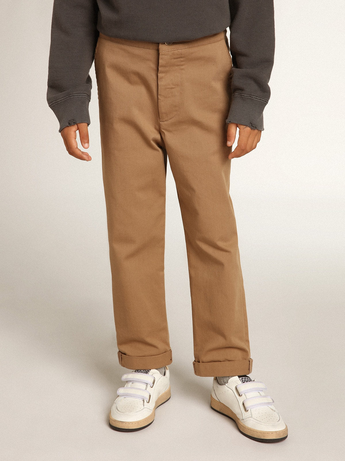 Boys' chinos in caramel cotton| Golden Goose