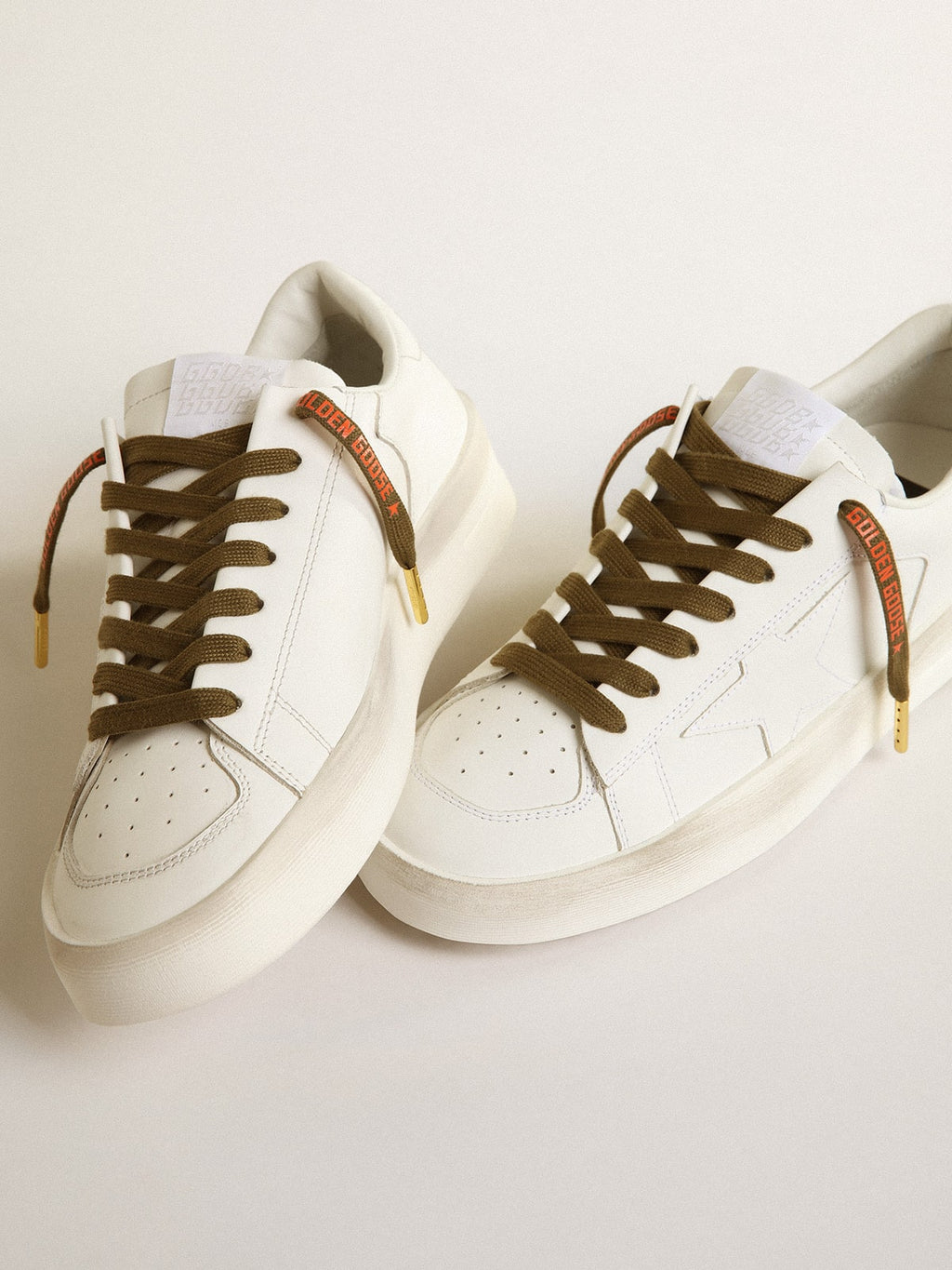 Military-green cotton laces with contrasting orange logo| Golden Goose