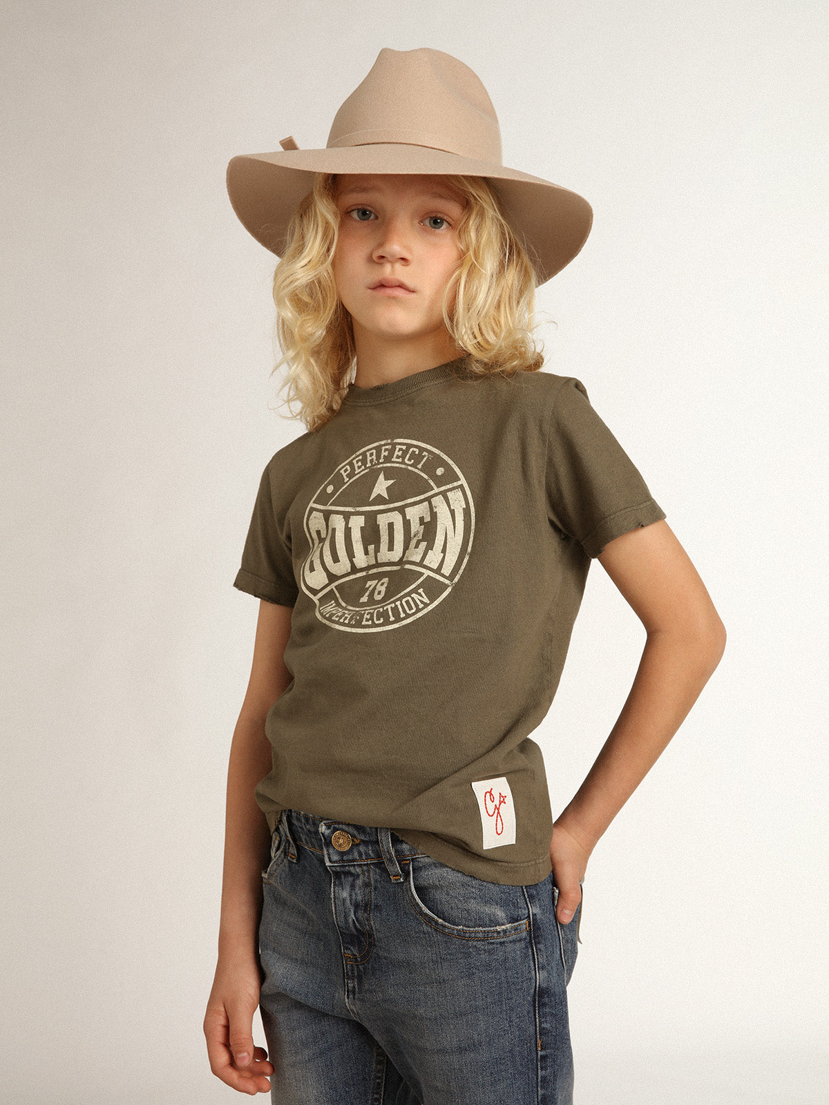 Boys' olive-green T-shirt with printed white logo in the center| Golden Goose