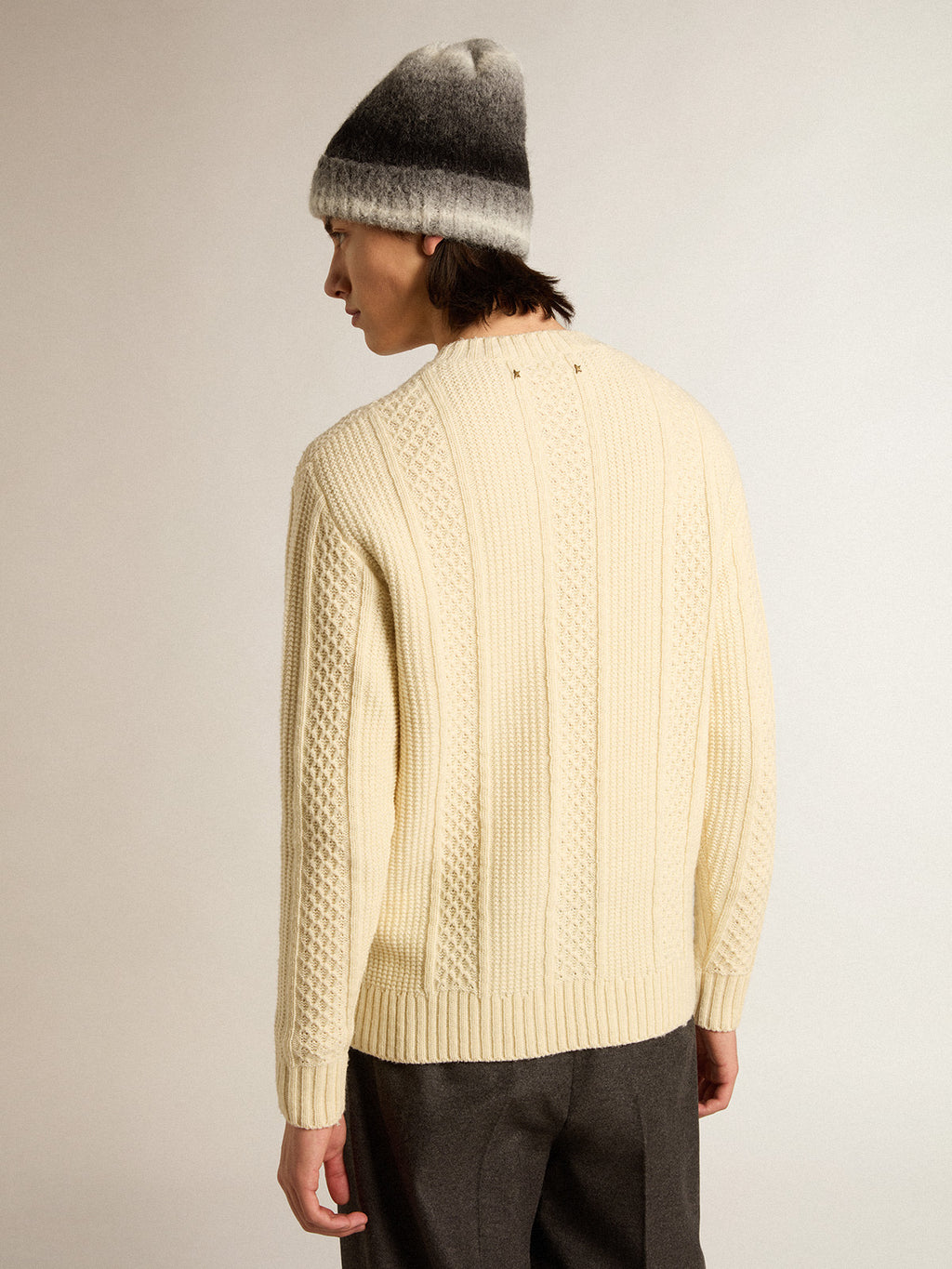 Round-neck sweater in wool with embroidery on the heart| Golden Goose