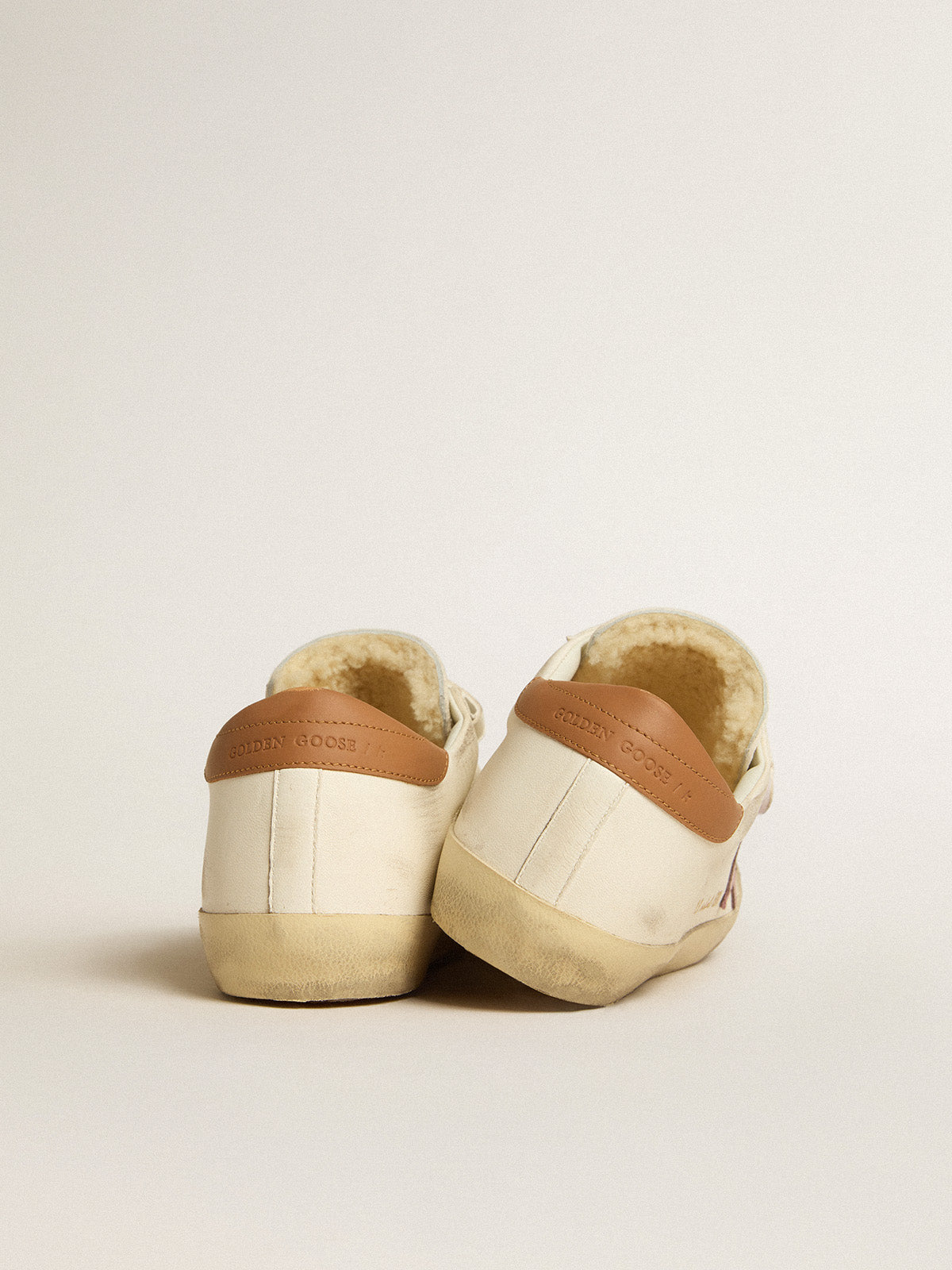 Old School in nappa leather with pink leather star and beige shearling lining| Golden Goose