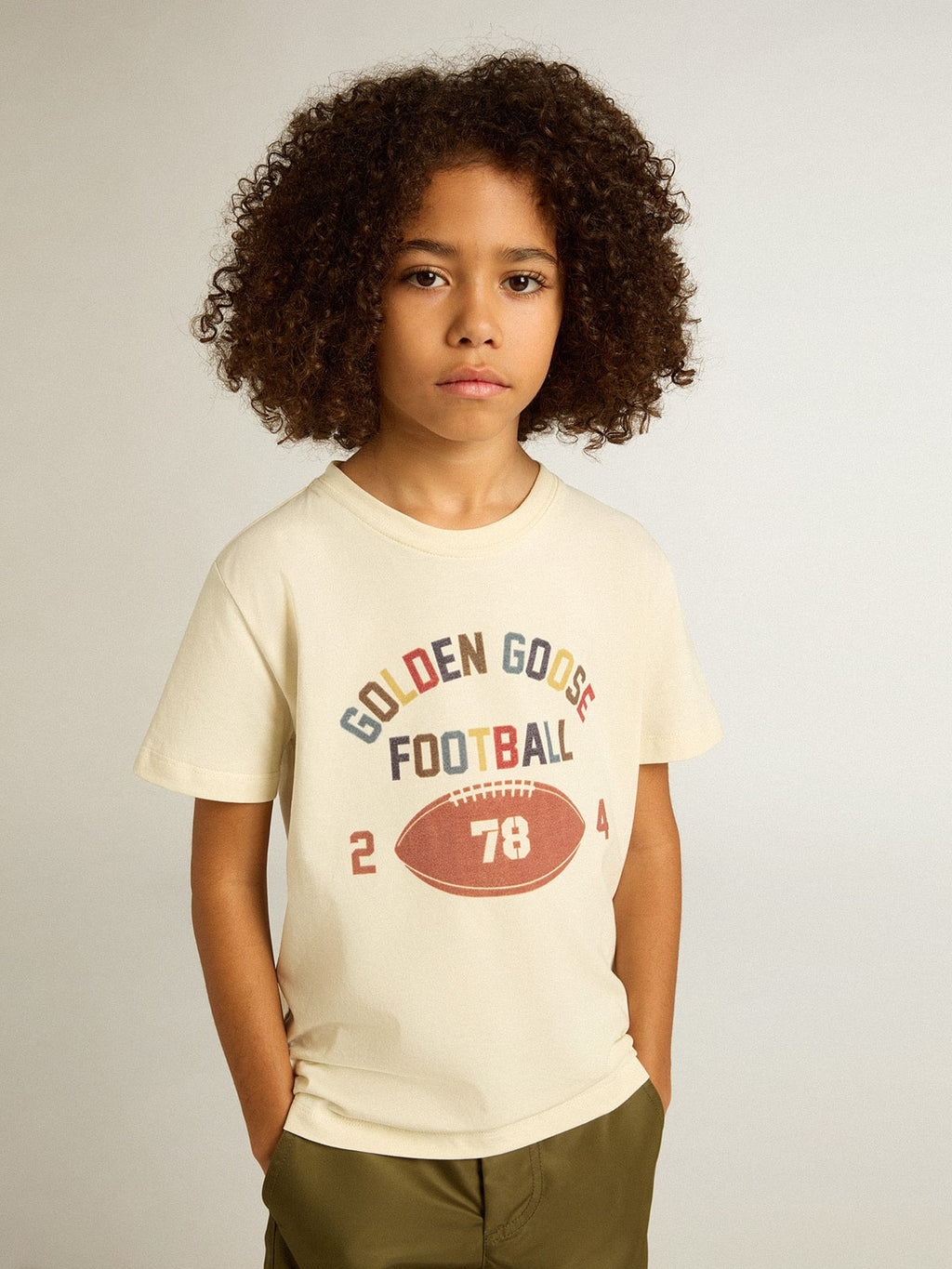 Boys' T-shirt in worn white with multicolor lettering| Golden Goose