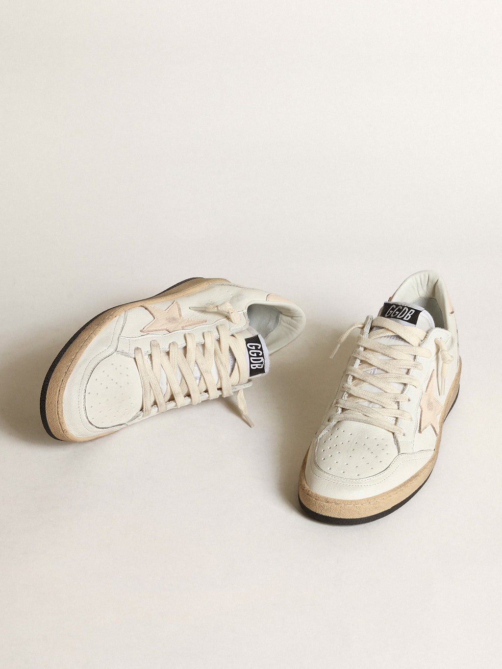 Ball Star LTD in white nappa with a salmon-pink nappa star| Golden Goose