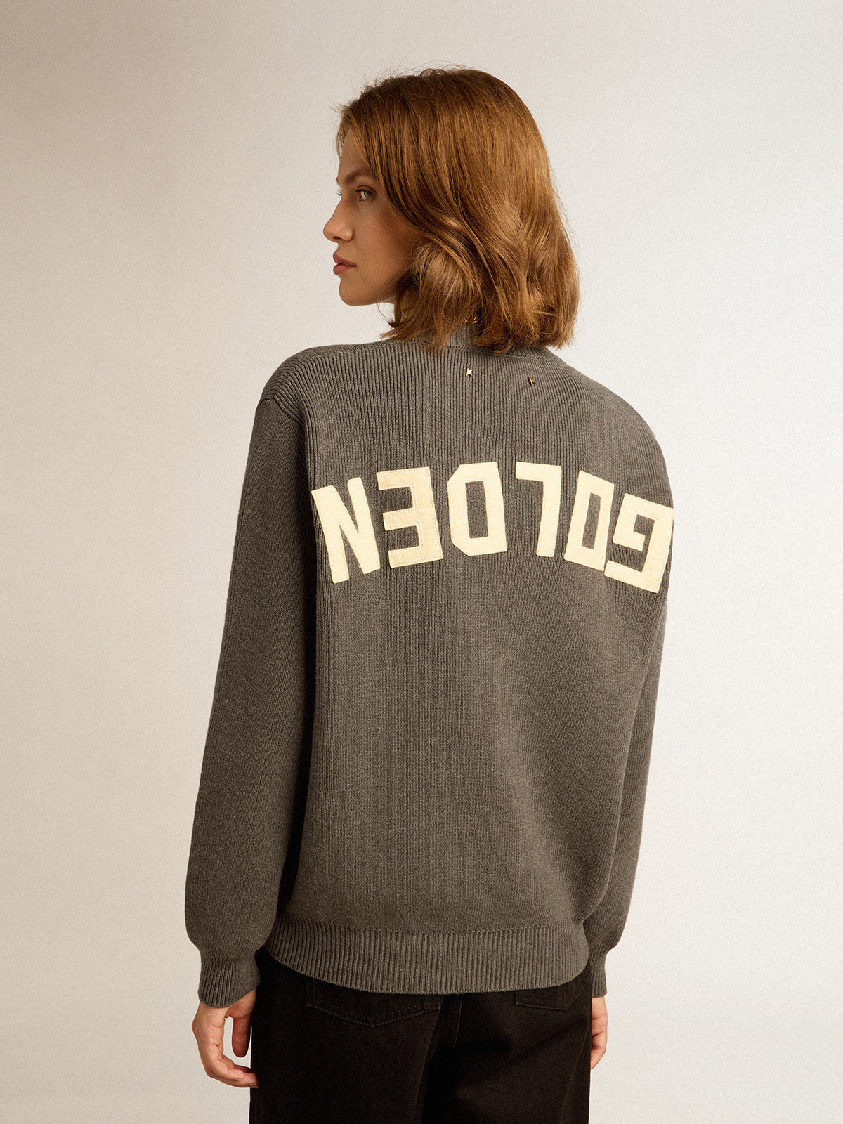 Women's round-neck sweater in dark gray cotton with logo on the back| Golden Goose