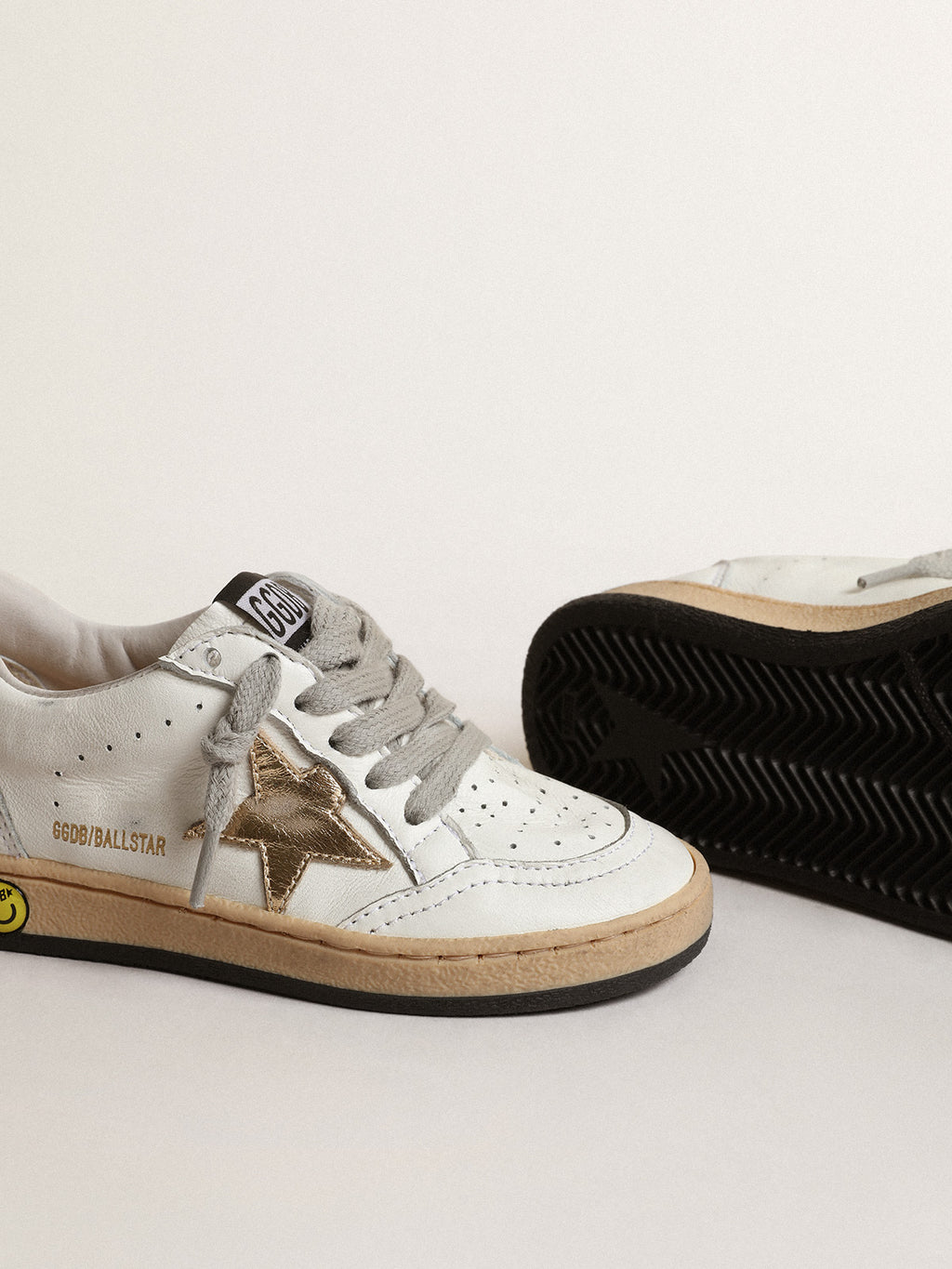 Ball Star Junior with gold metallic leather star and heel tab| Golden Goose