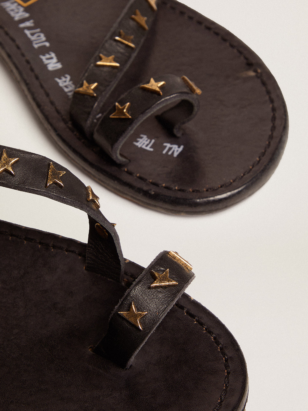 Women's black leather thong sandals Janis| Golden Goose