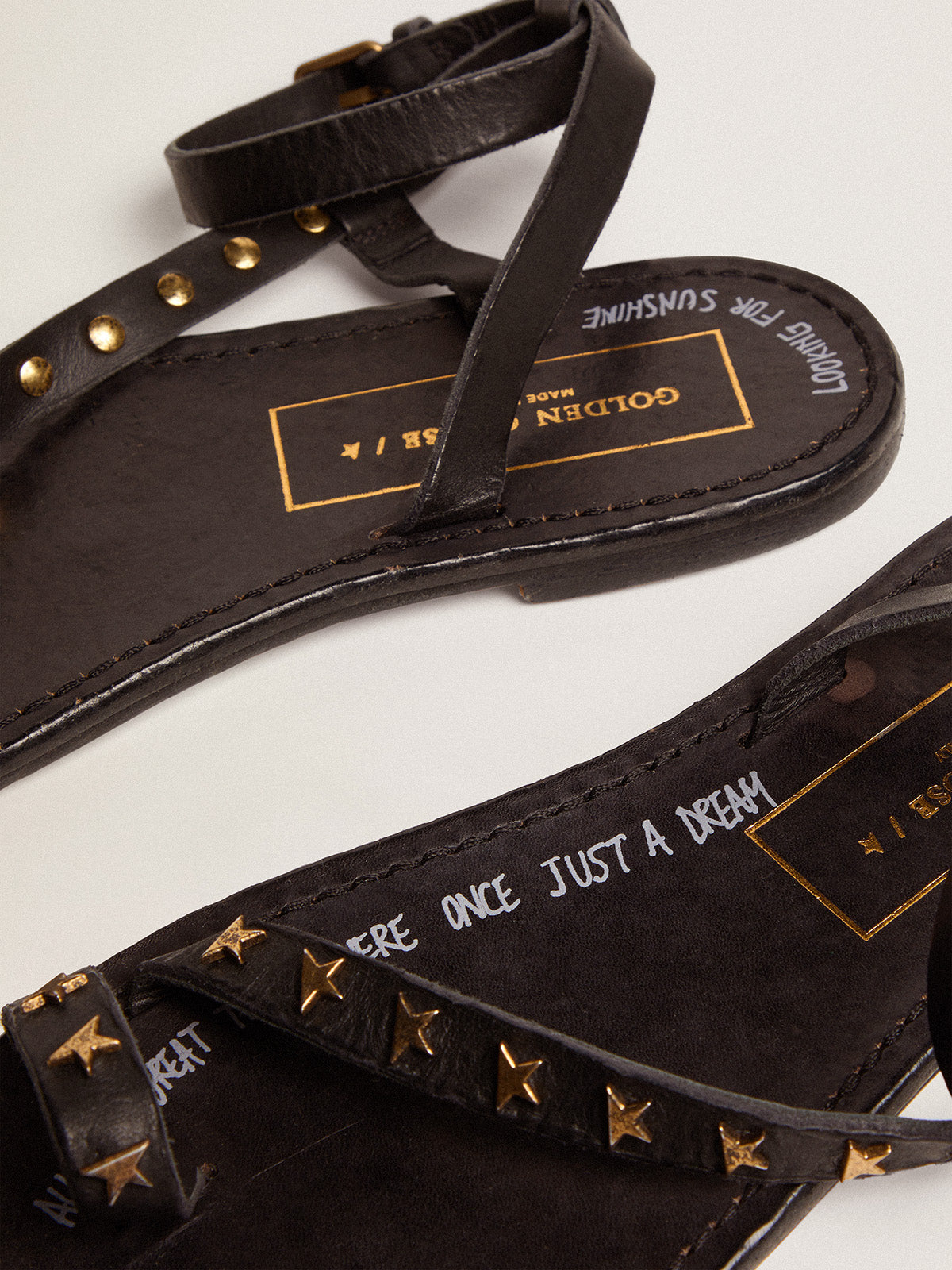 Women's black leather thong sandals Janis| Golden Goose