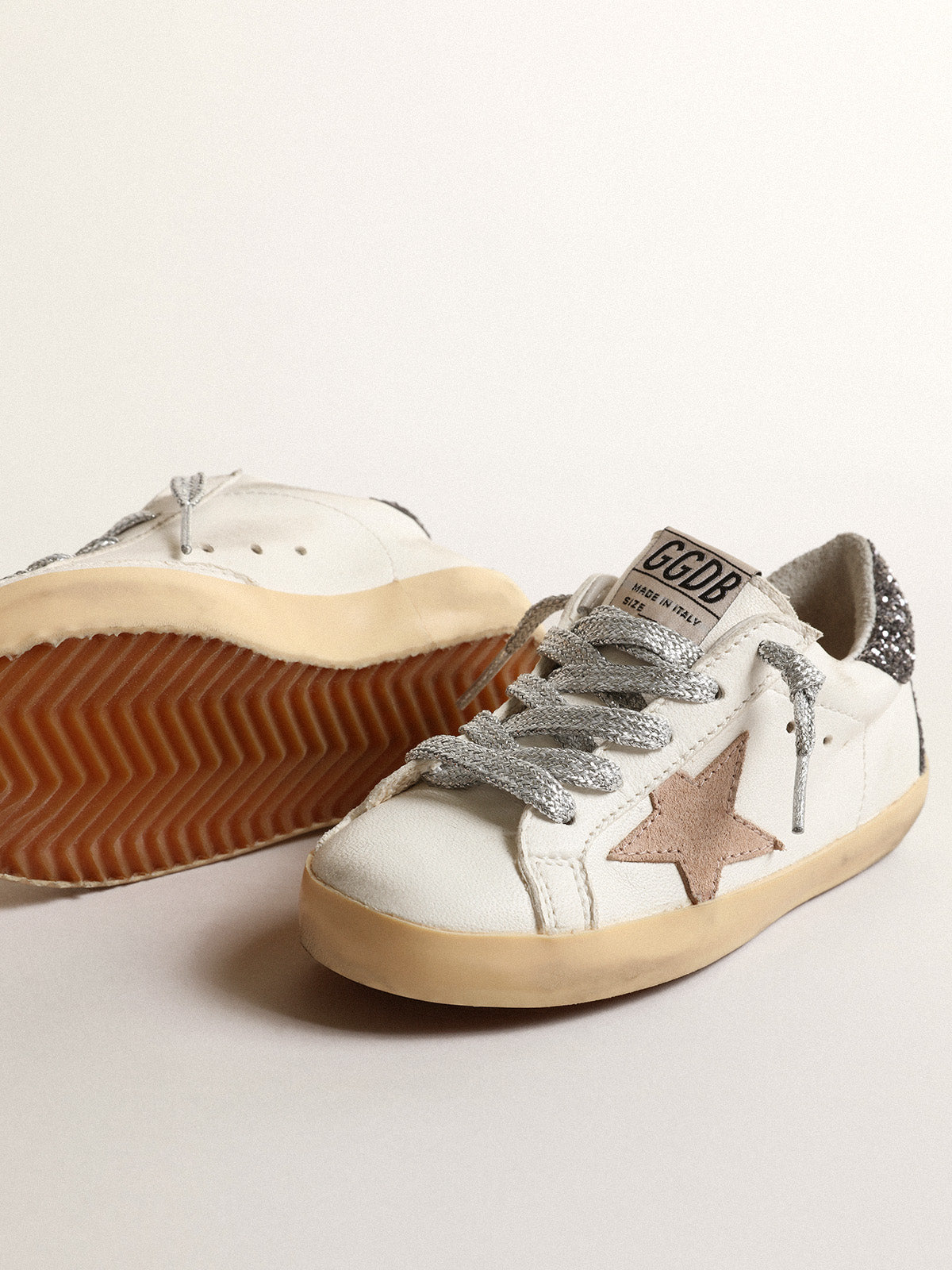 Super-Star Junior with a hazelnut star and glitter heel tab| Golden Goose