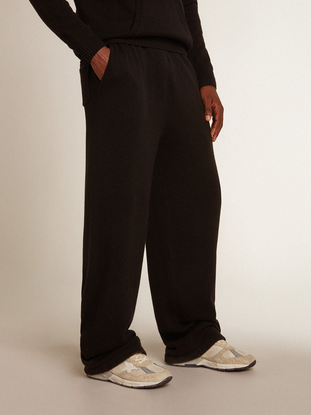Men's black cashmere blend joggers| Golden Goose