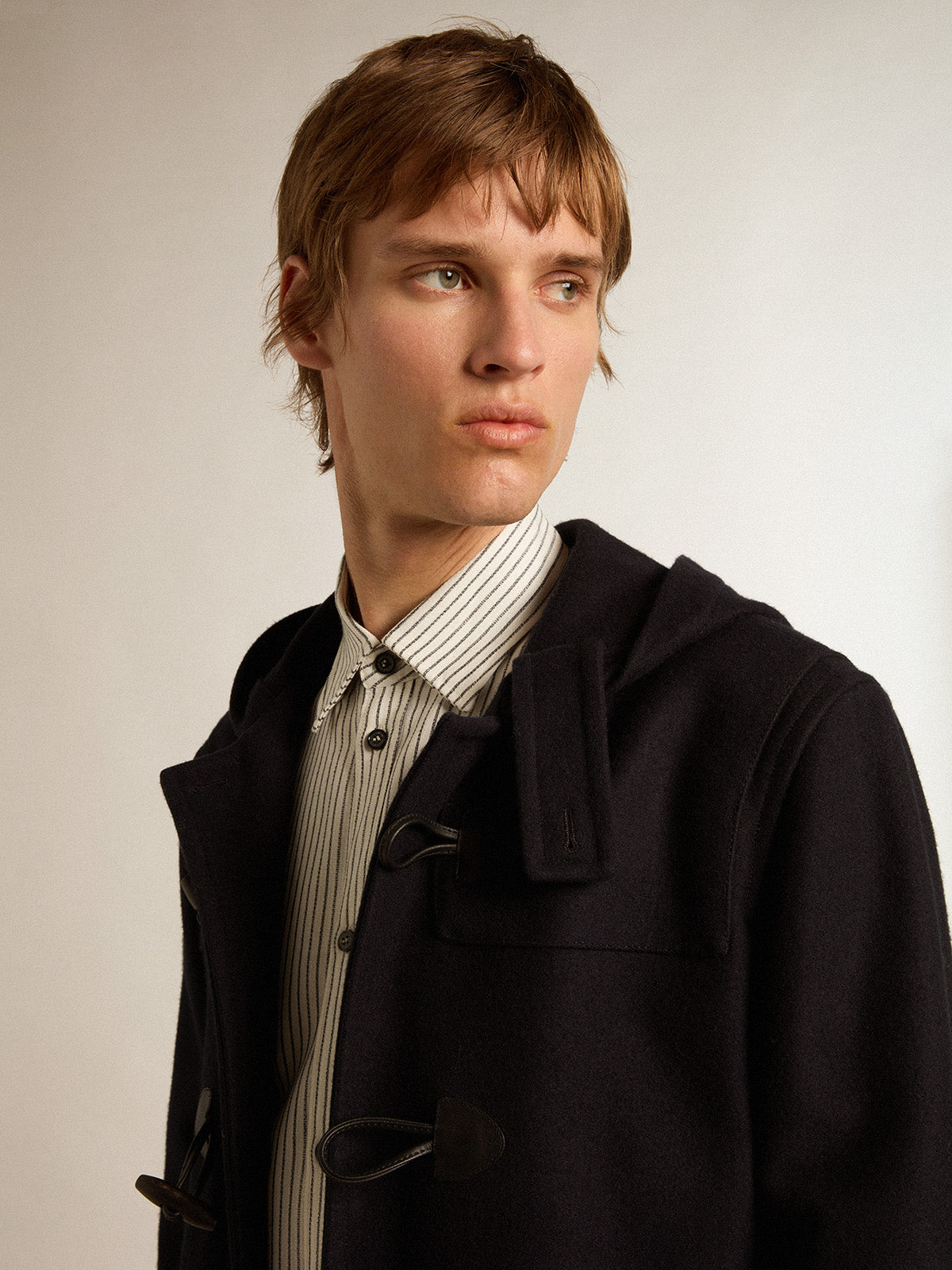 Dark blue wool duffle coat with hood and toggle fastening| Golden Goose