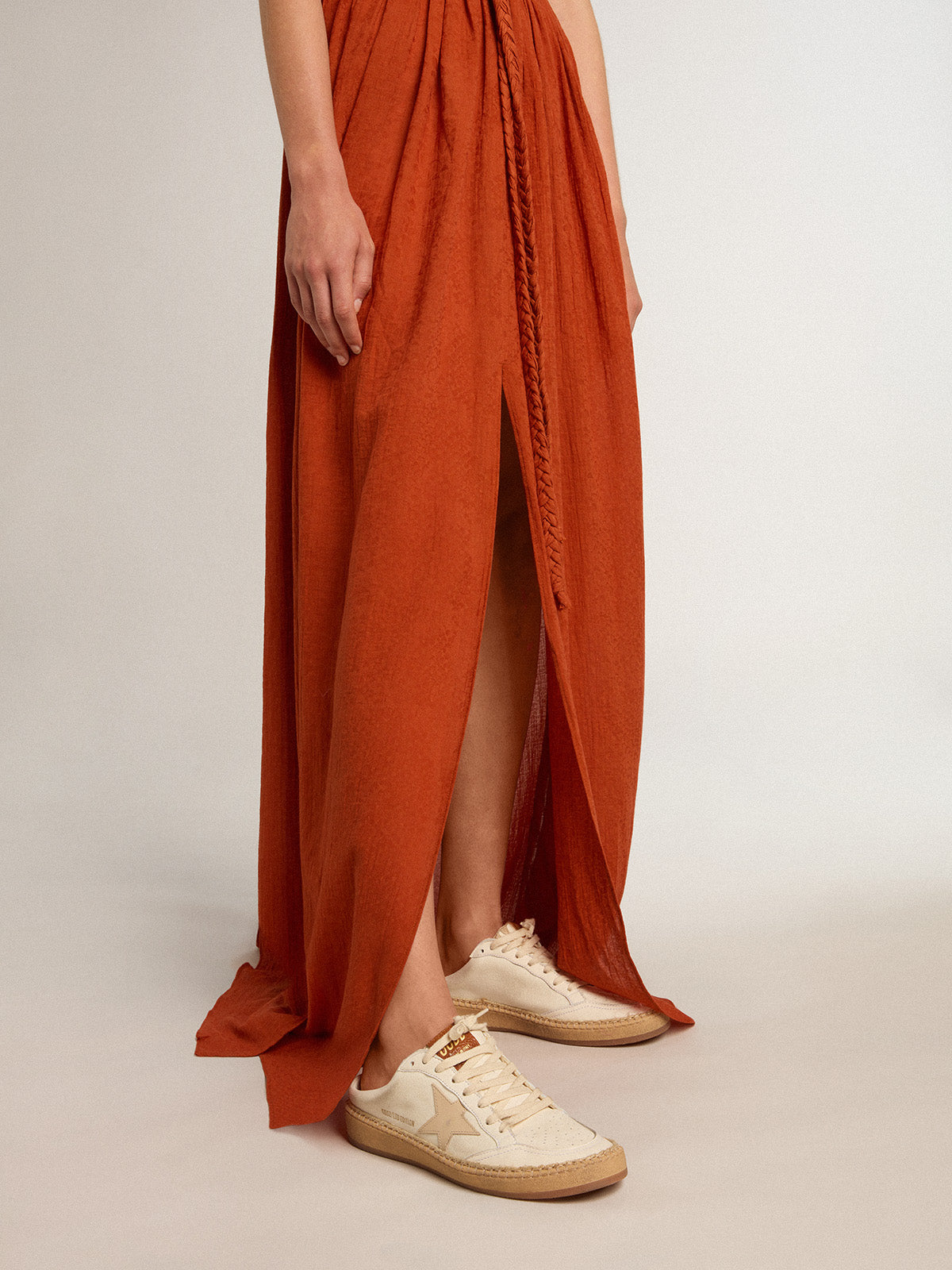 Ball Star Sabots LTD with beige leather star and raffia trim| Golden Goose