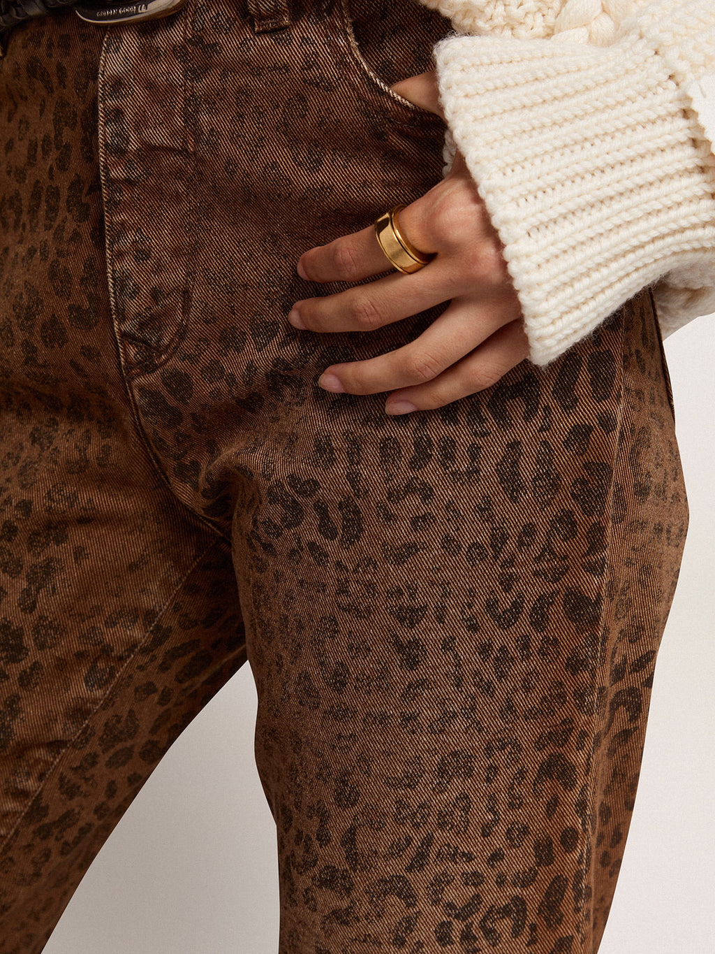 Women's ring in antique gold color with hidden message| Golden Goose